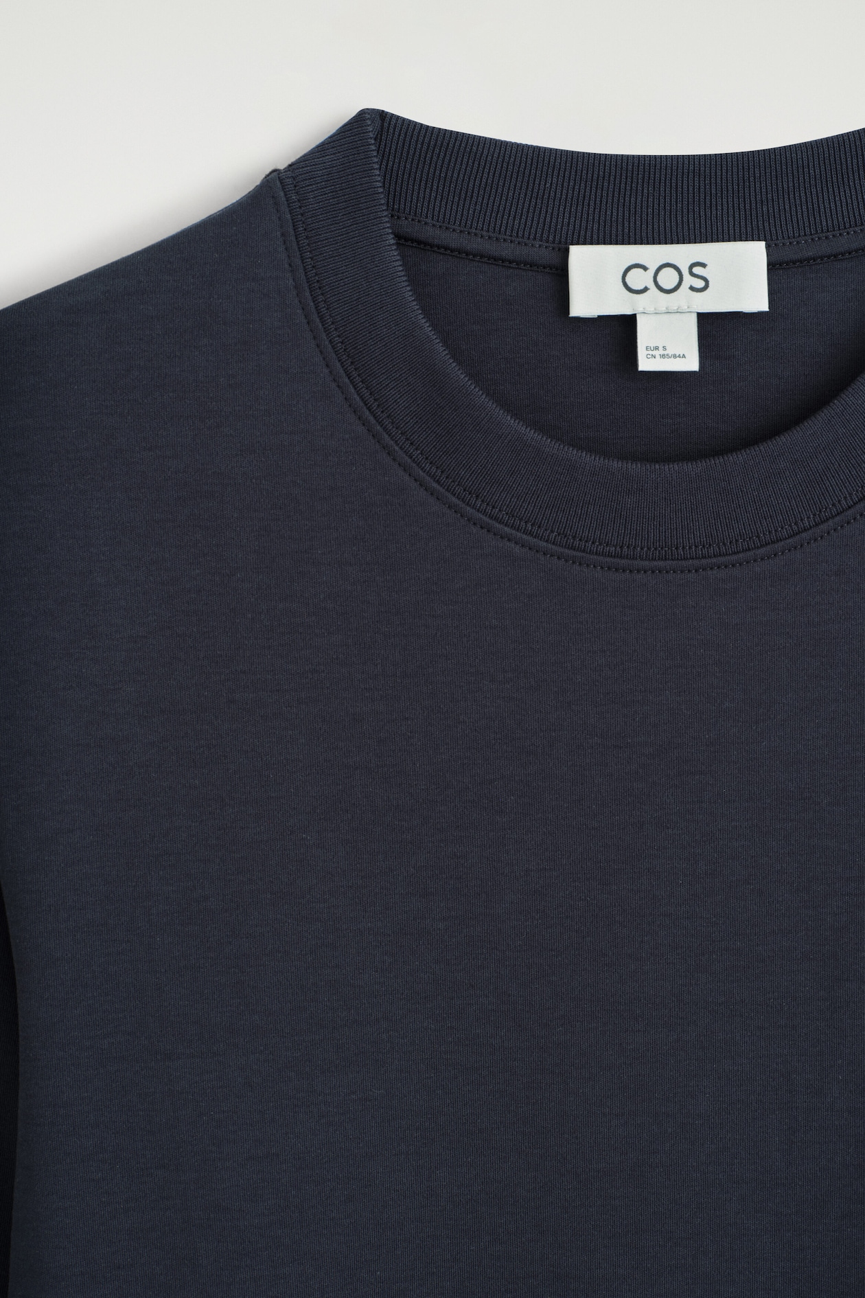 CLEAN CUT LONG-SLEEVED T-SHIRT — NAVY