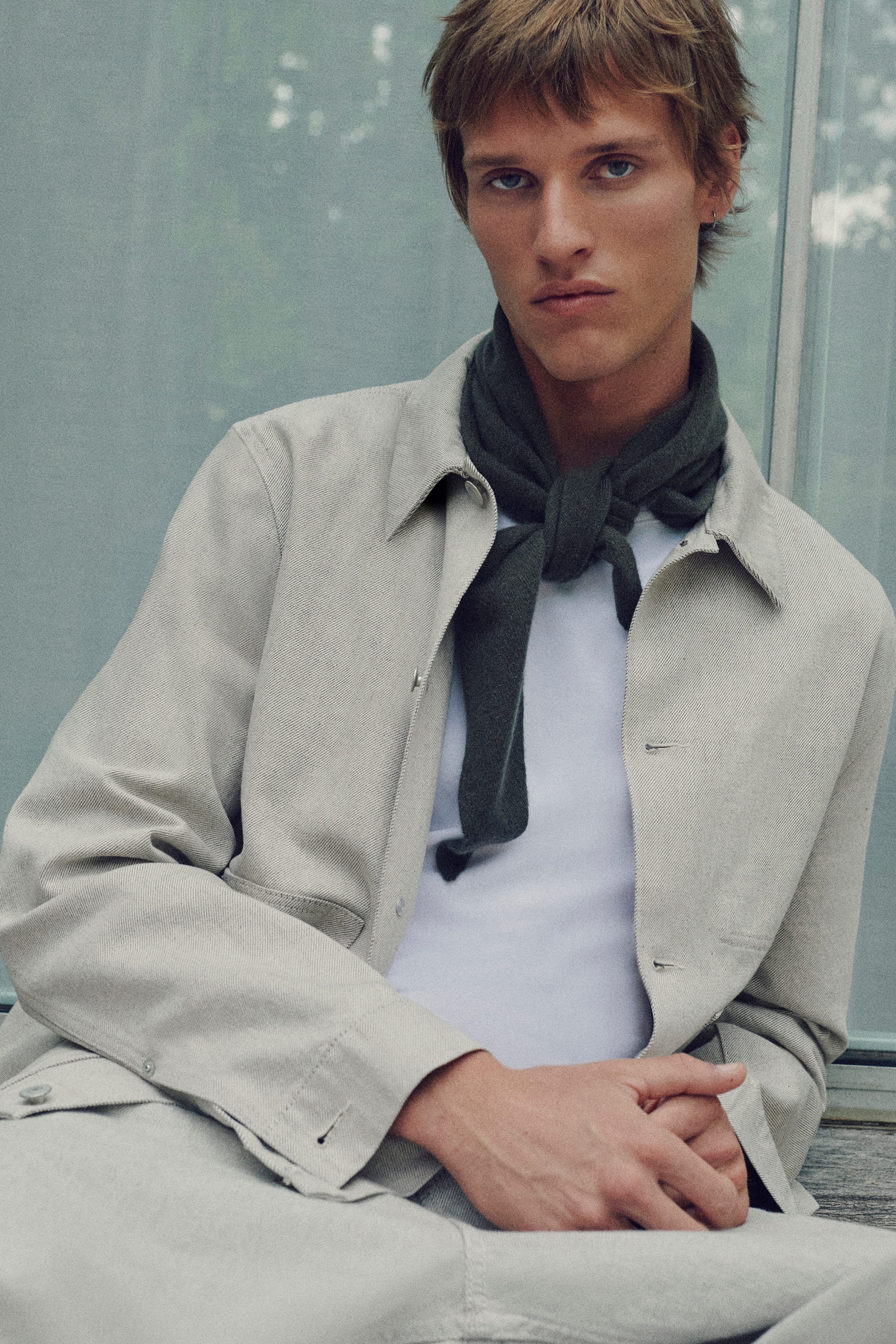 CASHMERE TRIANGLE SCARF