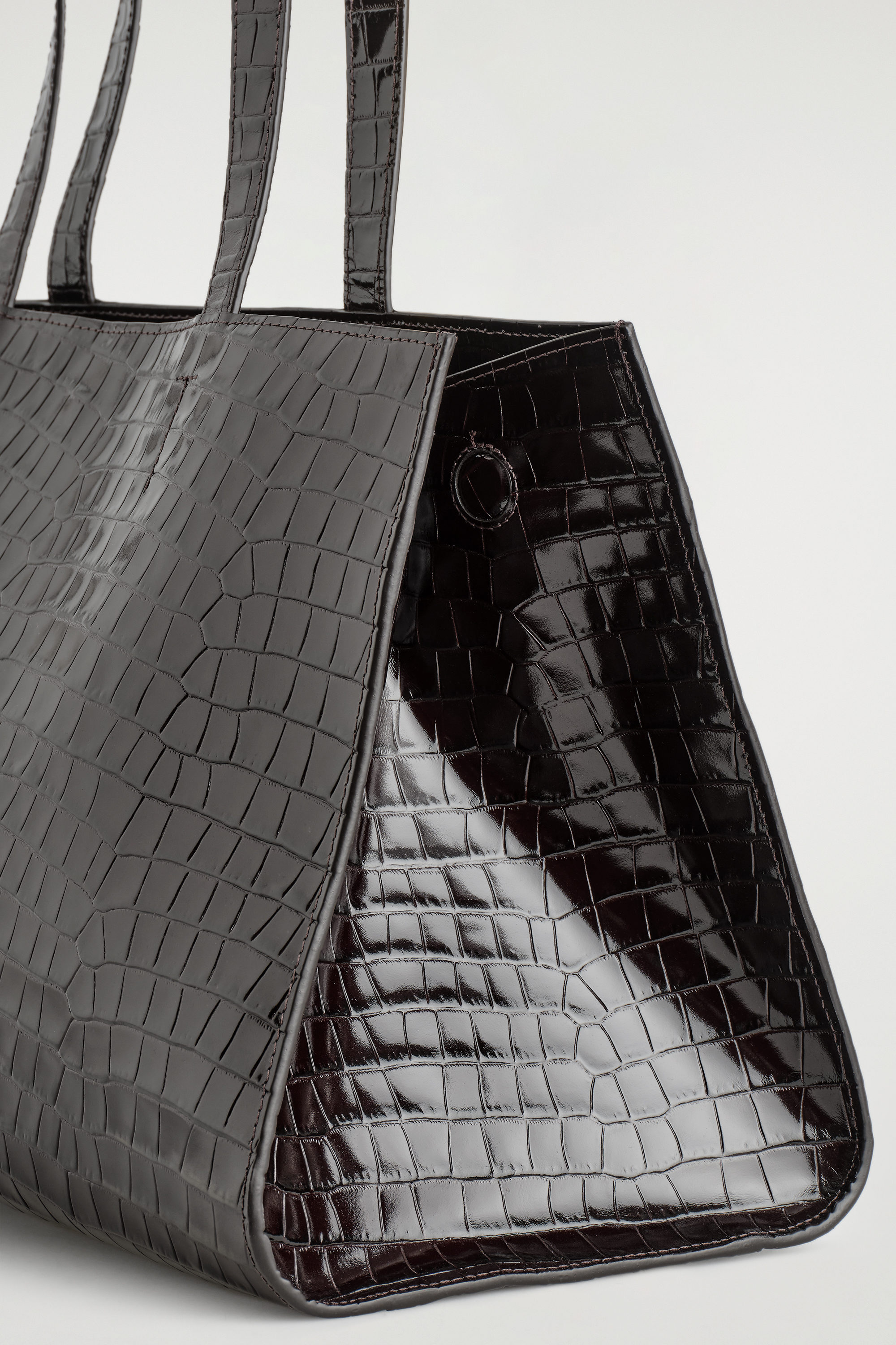 GALLERY TOTE BAG - CROC-EFFECT LEATHER - DARK BROWN | COS