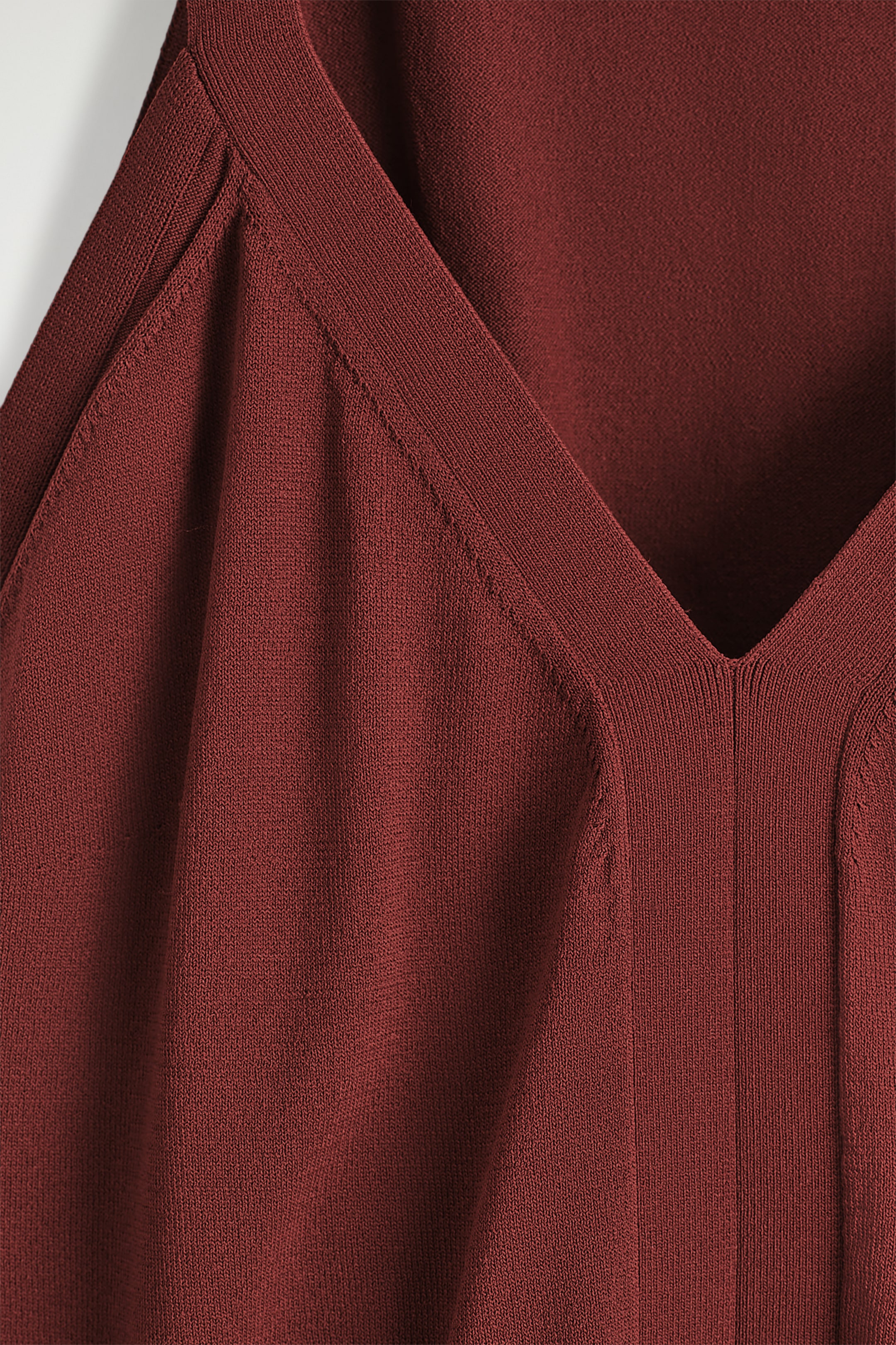 Grotere afbeelding bekijken: GEBREIDE V-HALS TANKTOP - Donkerrood - DAMES | H&M BE 7
