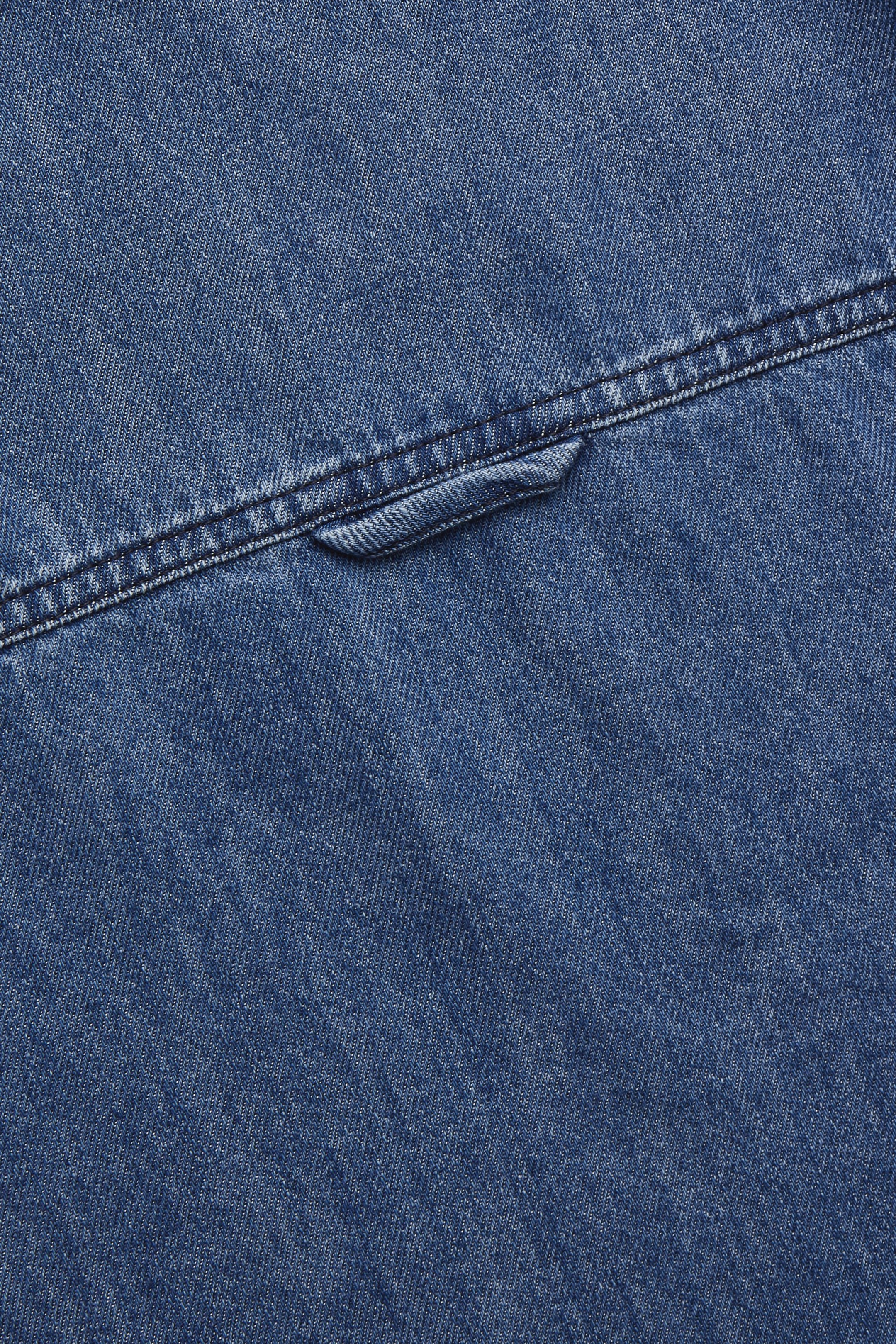 StillMedia/DescriptiveDetail