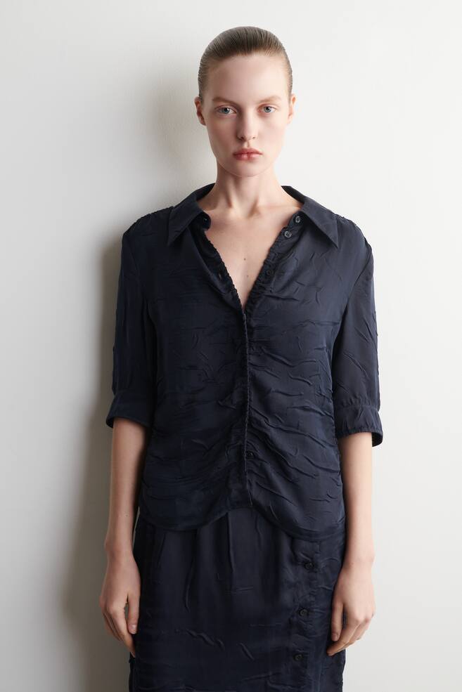 CAMISA FRUNCIDA ARRUGADA - AZUL MARINO - 1