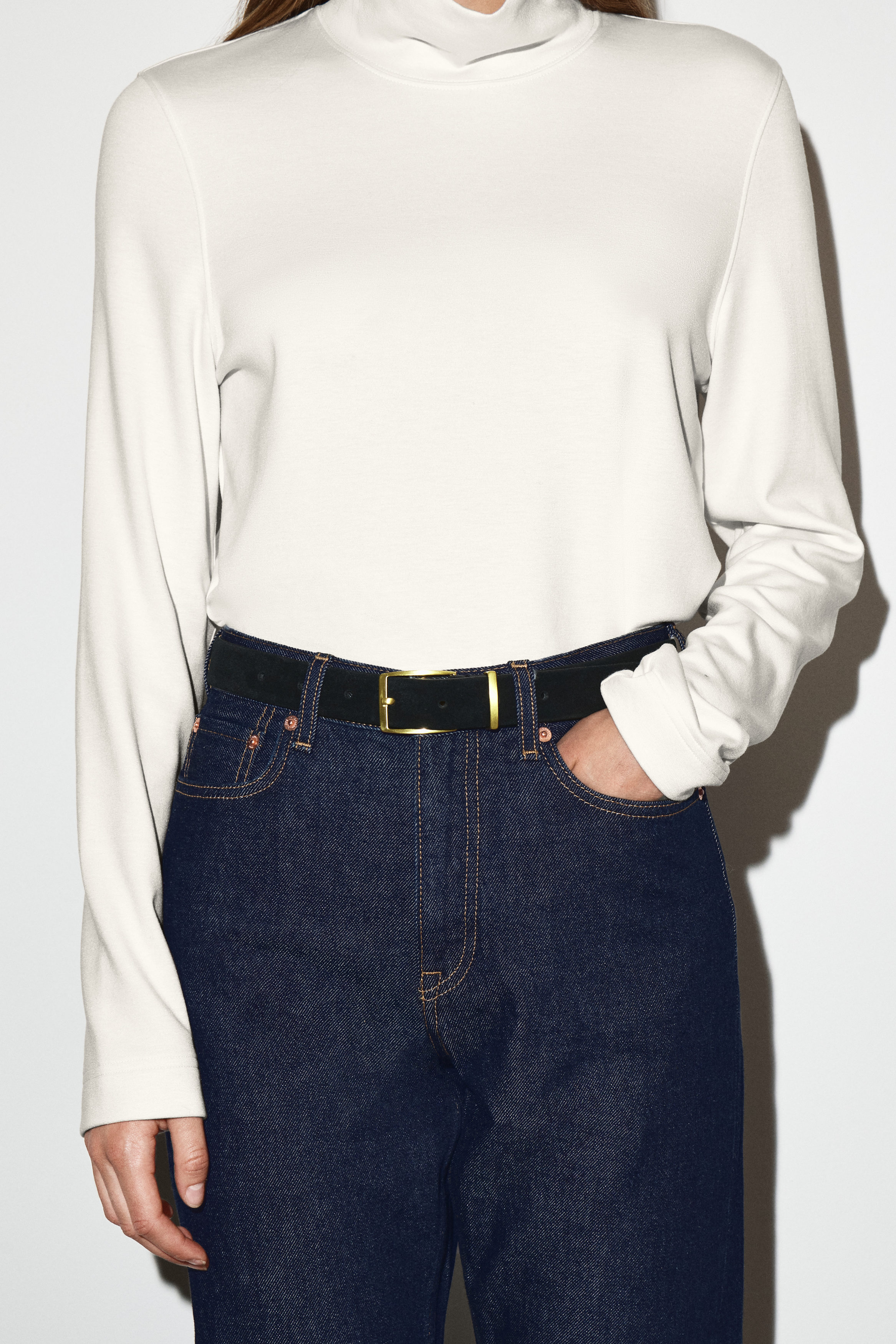 CLASSIC SUEDE BELT - BLACK | COS