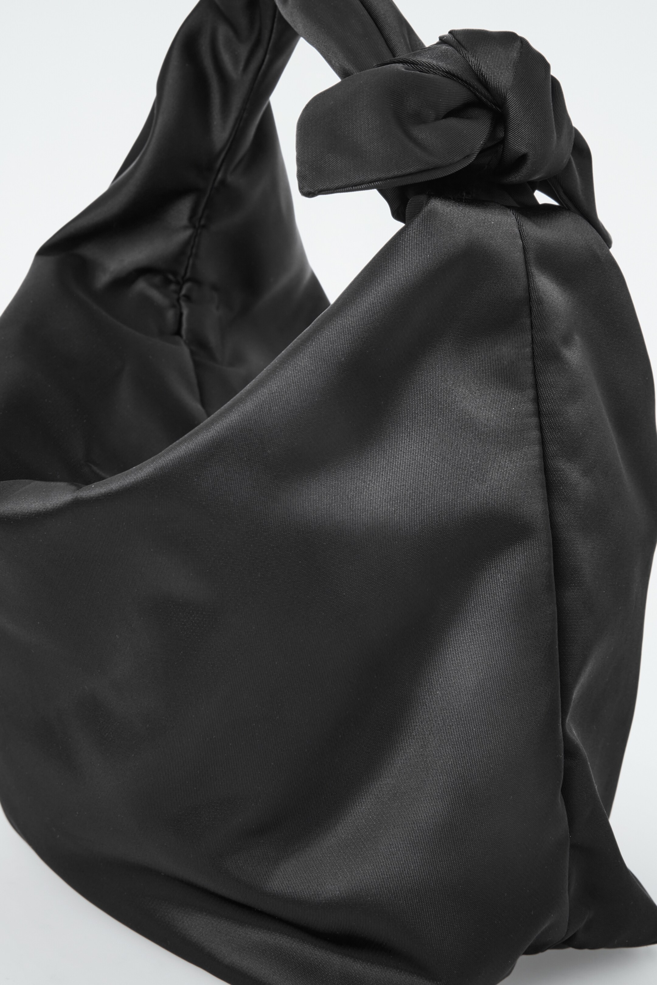 Ingrandisci l'immagine: HITCH MICRO GRAB BAG - NYLON - BLACK - DONNA | H&M CH 2