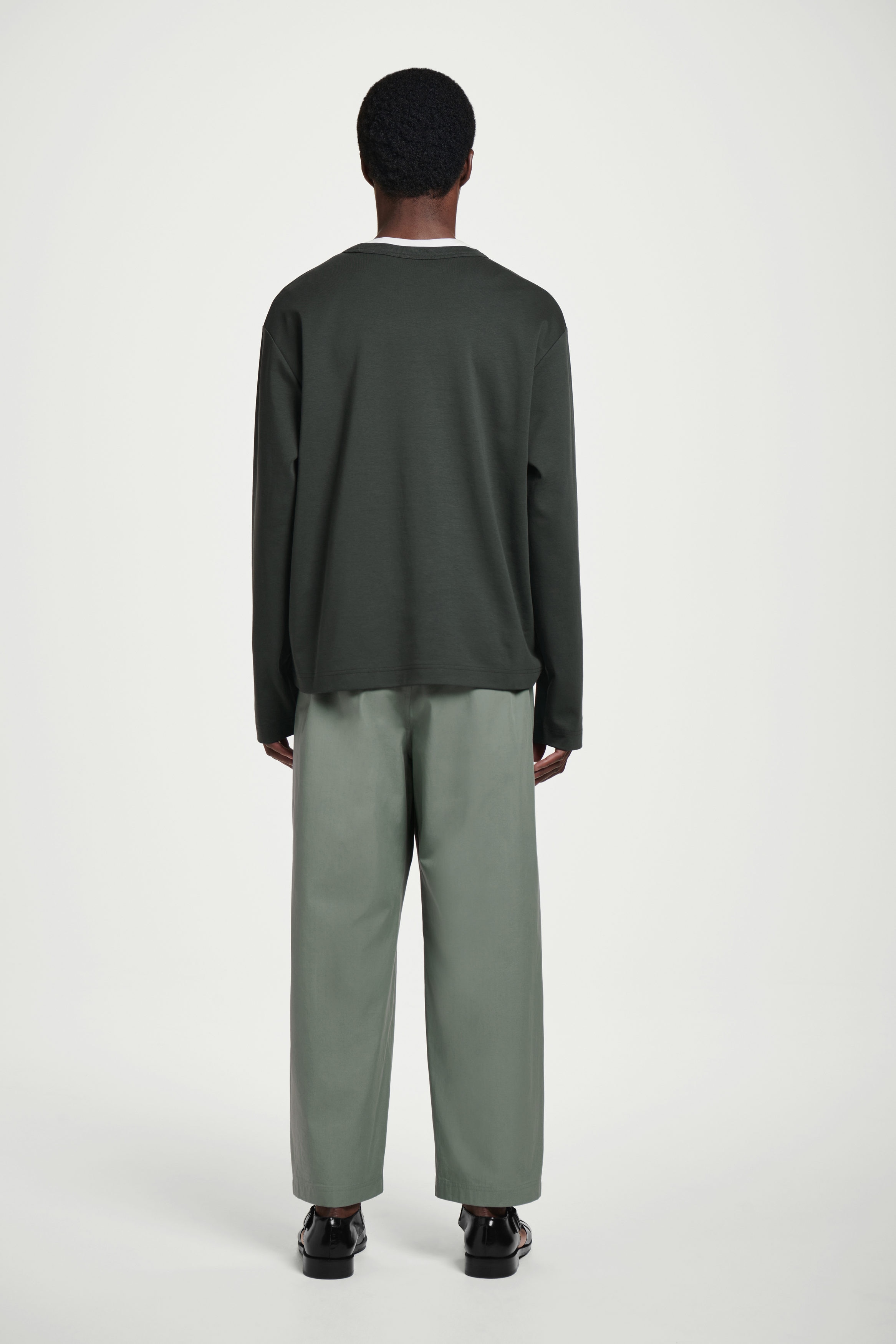 専用出品です。 independent　green clothing　26.5 CROPPED ELASTICATED WIDE-LEG PANTS - GREEN | COS