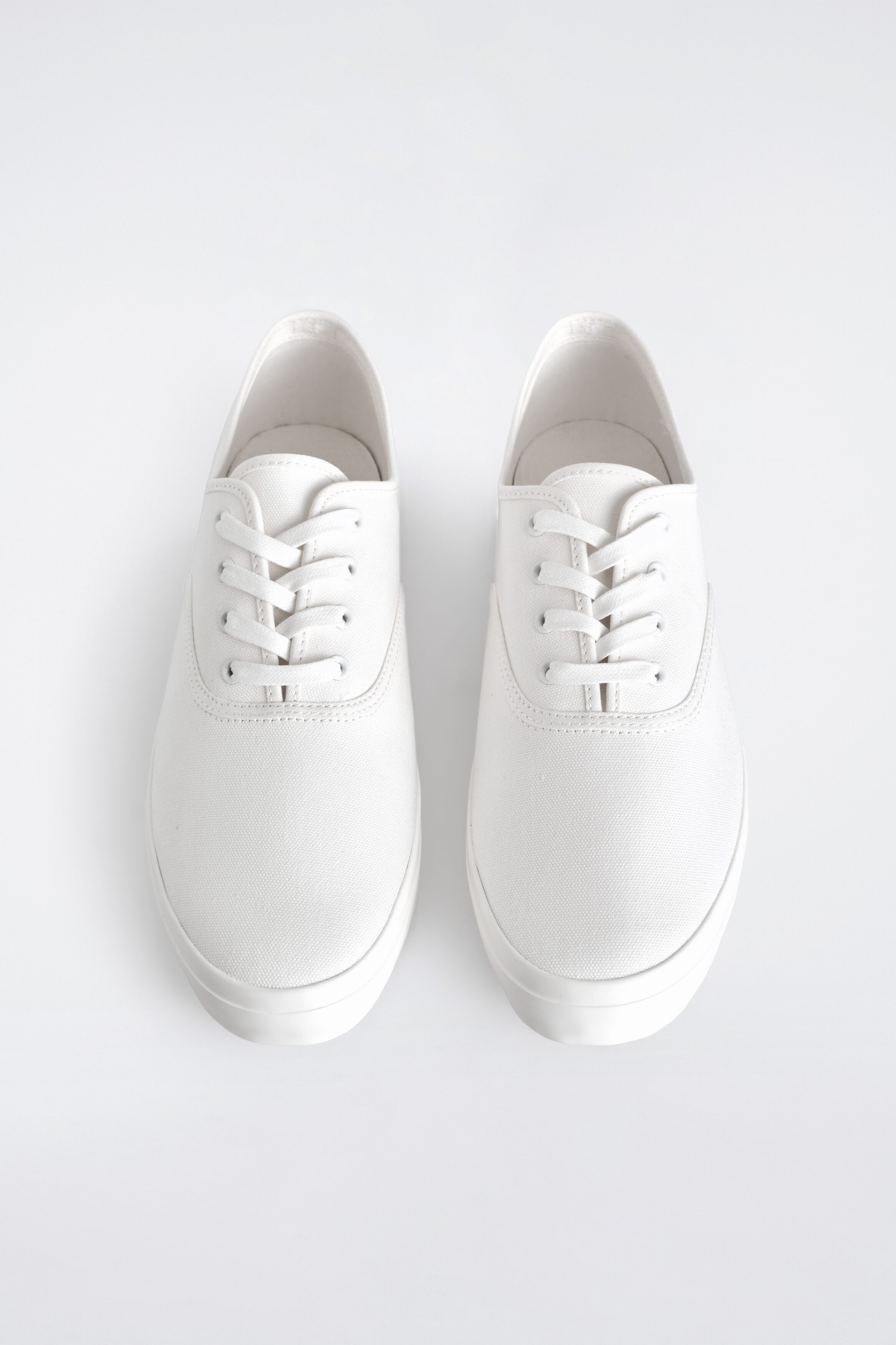 Canvas plimsoll trainers