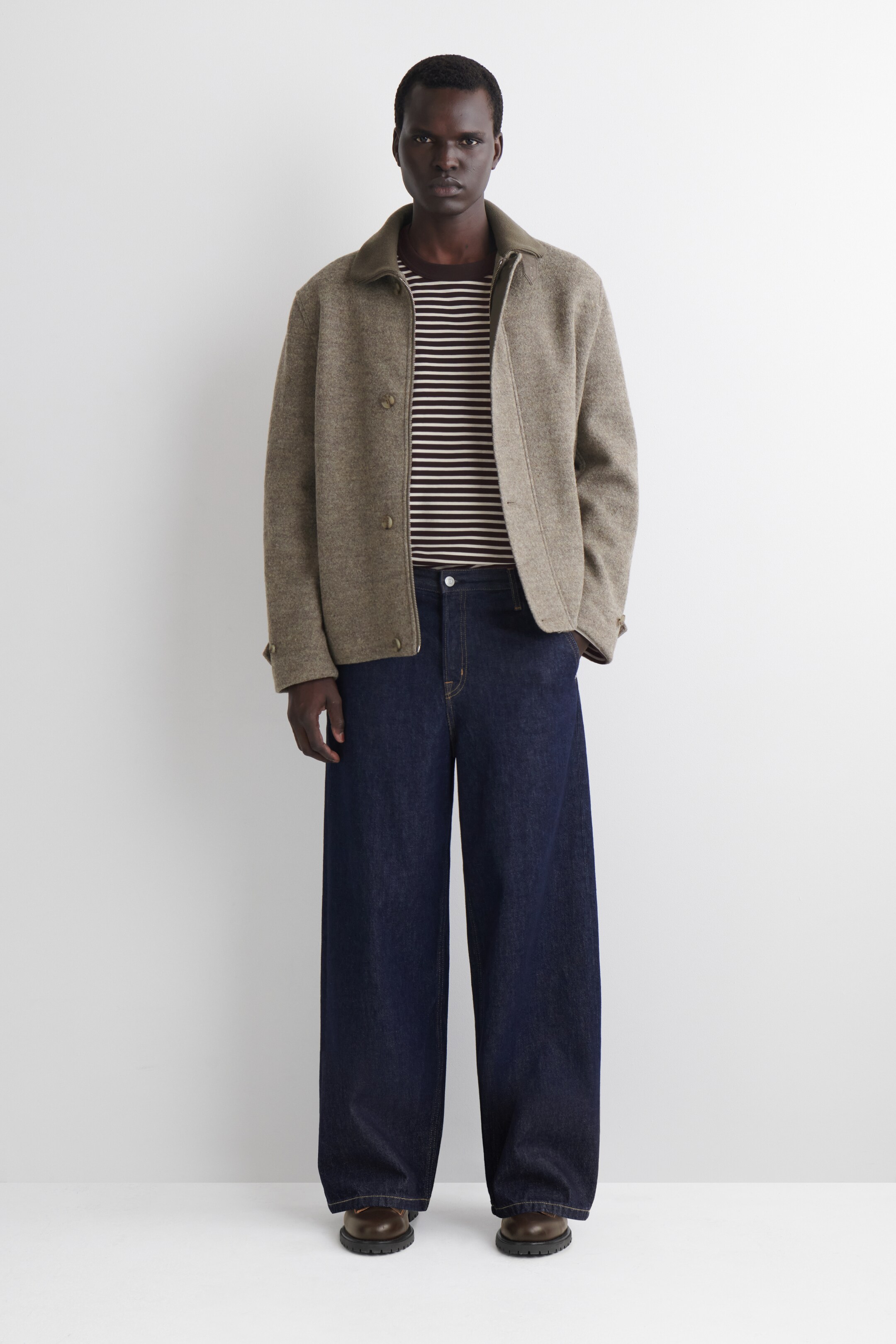 Visa större bild: LÅNGÄRMAD T-SHIRT I JERSEY INTERLOCK - BROWN / ECRU / STRIPED - HERR | H&M SE 5