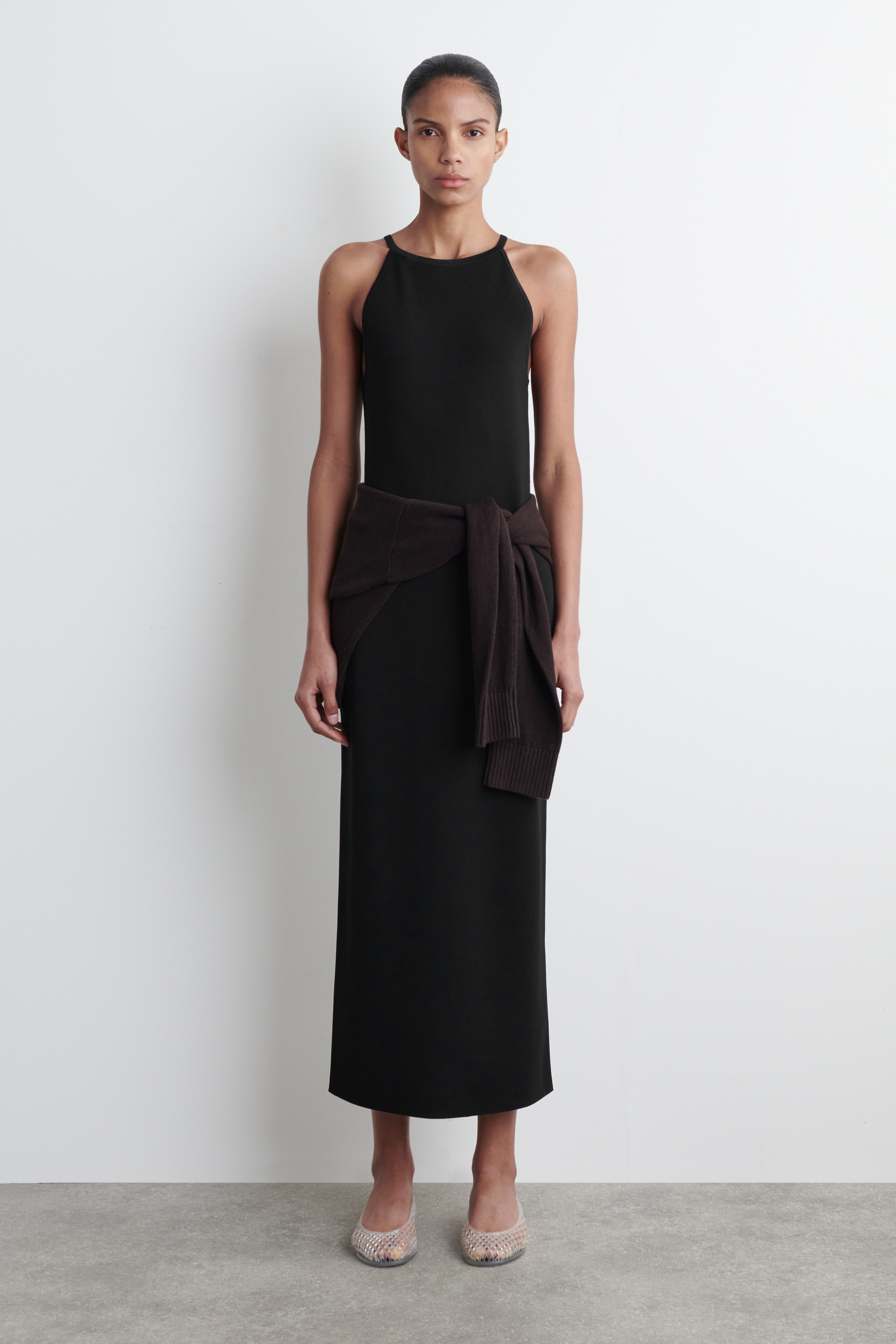 CONTOURED KNITTED MIDI DRESS - BLACK