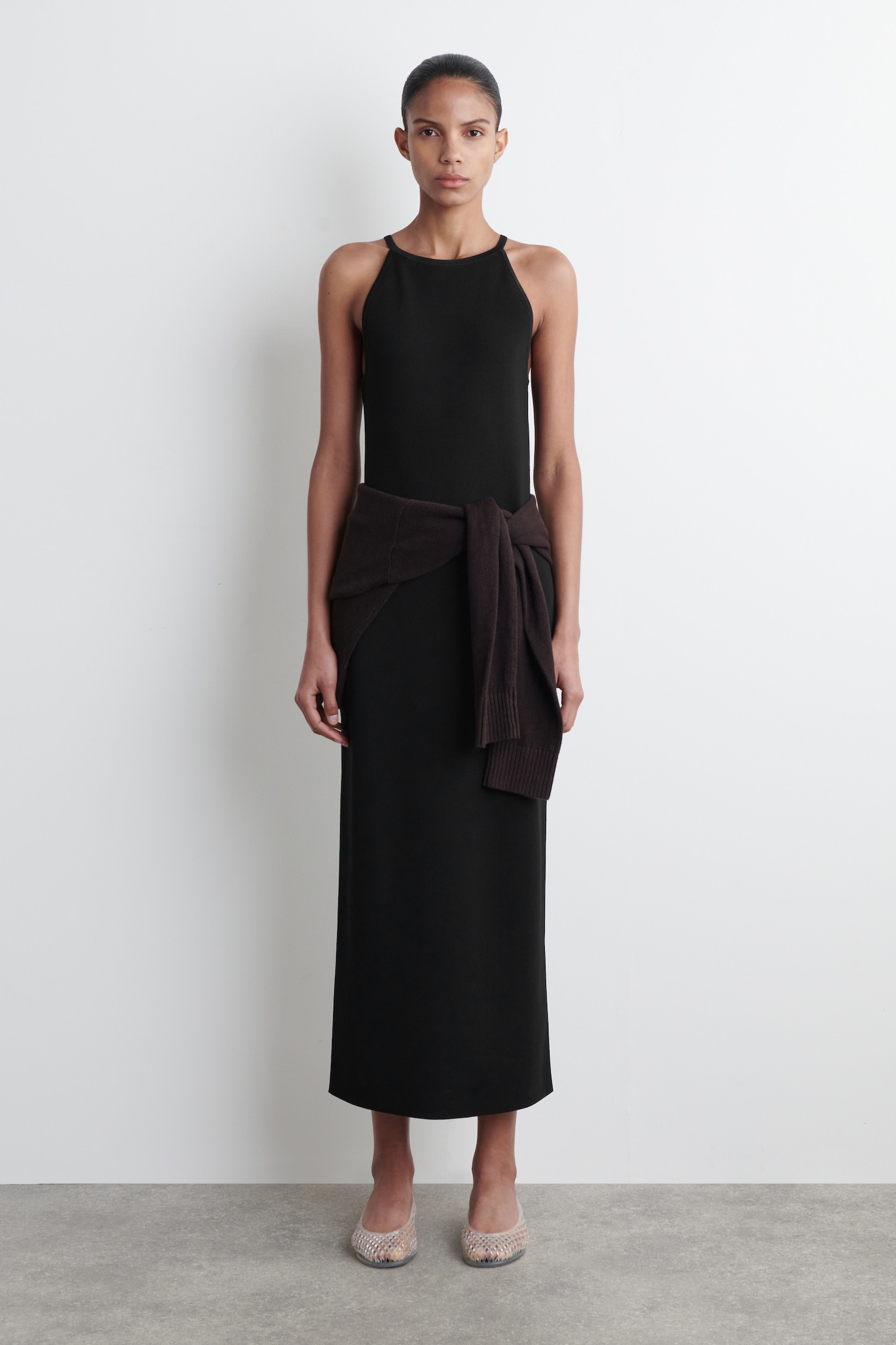 ABITO MIDI SAGOMATO IN MAGLIA - NERO