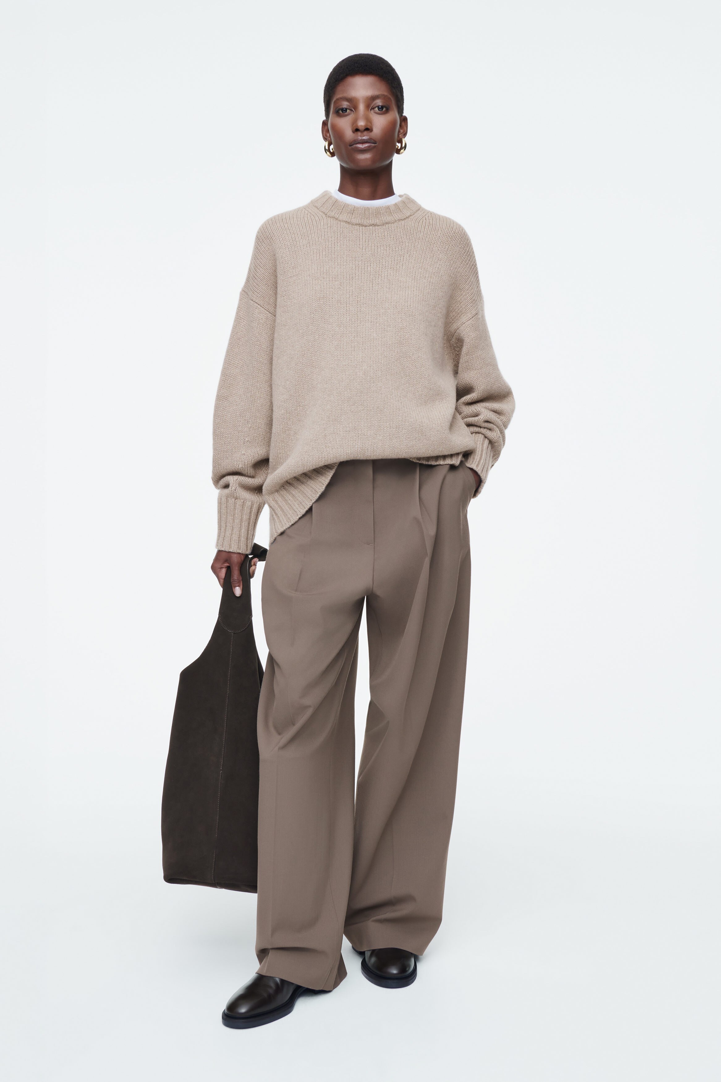 CHUNKY CASHMERE CREW-NECK JUMPER - BEIGE | COS