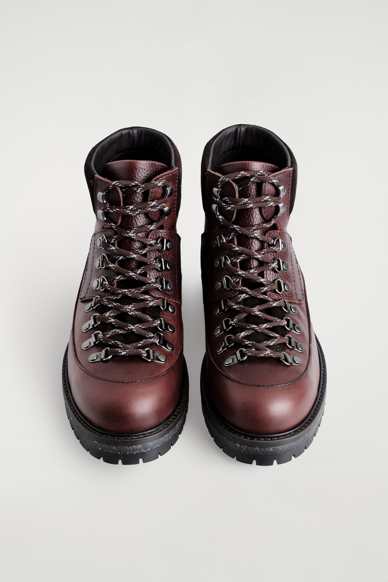 LEATHER HIKING BOOTS — BROWN
