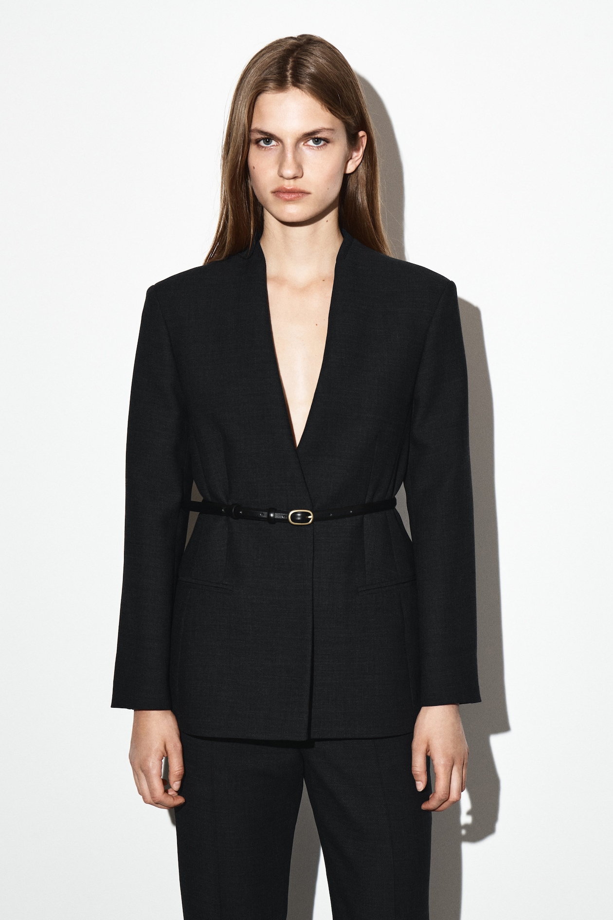 WAISTED COLLARLESS BLAZER