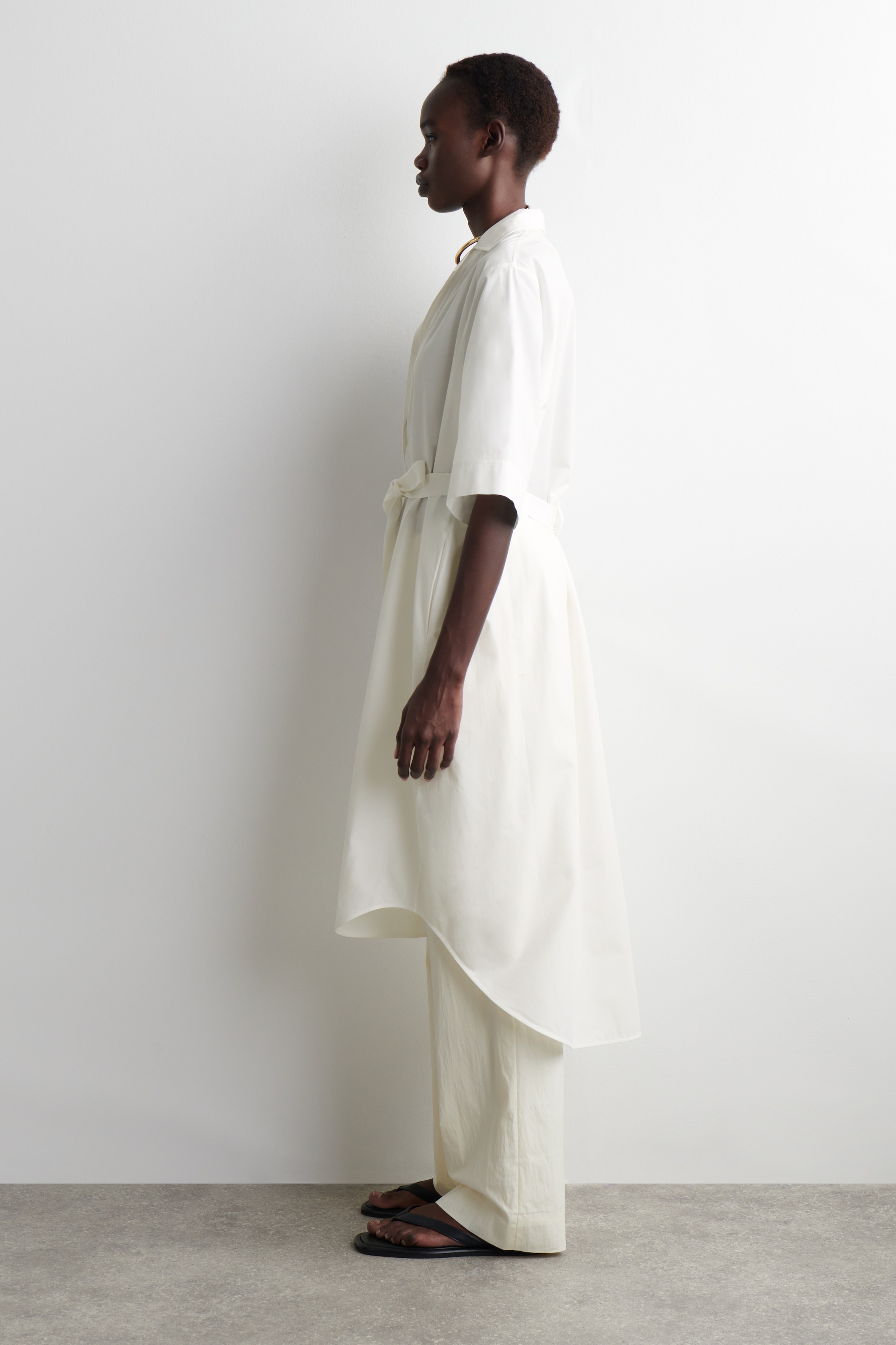 Ingrandisci l'immagine: BELTED SHORT-SLEEVED MIDI SHIRT DRESS - WHITE - DONNA | H&M CH 4