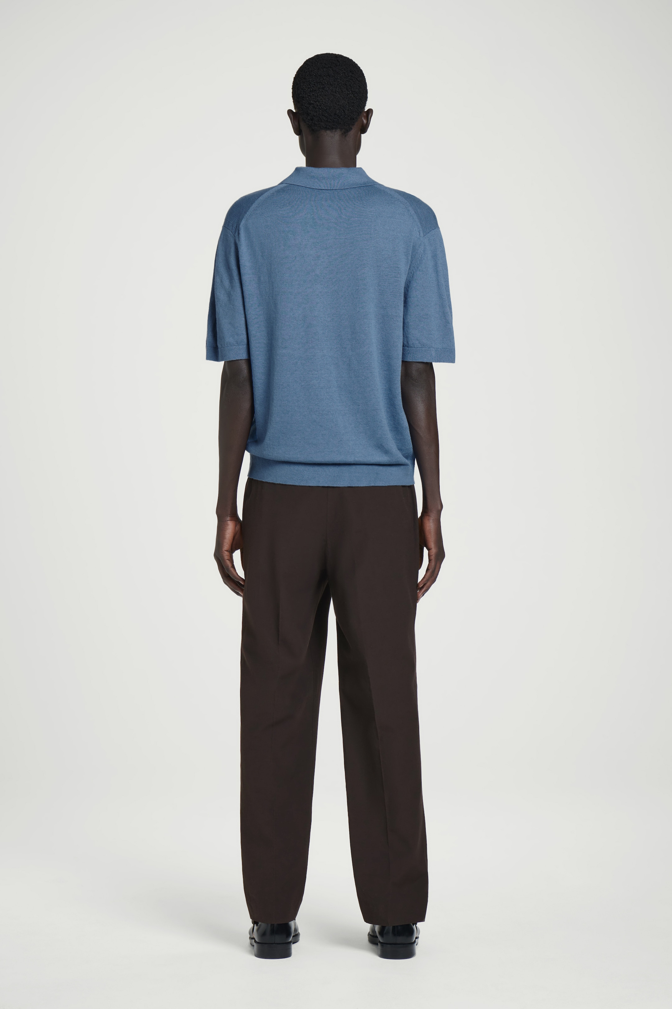 Größeres Bild ansehen: GESTRICKTES POLOSHIRT AUS LEINEN - Blau - Men | H&M DE 3