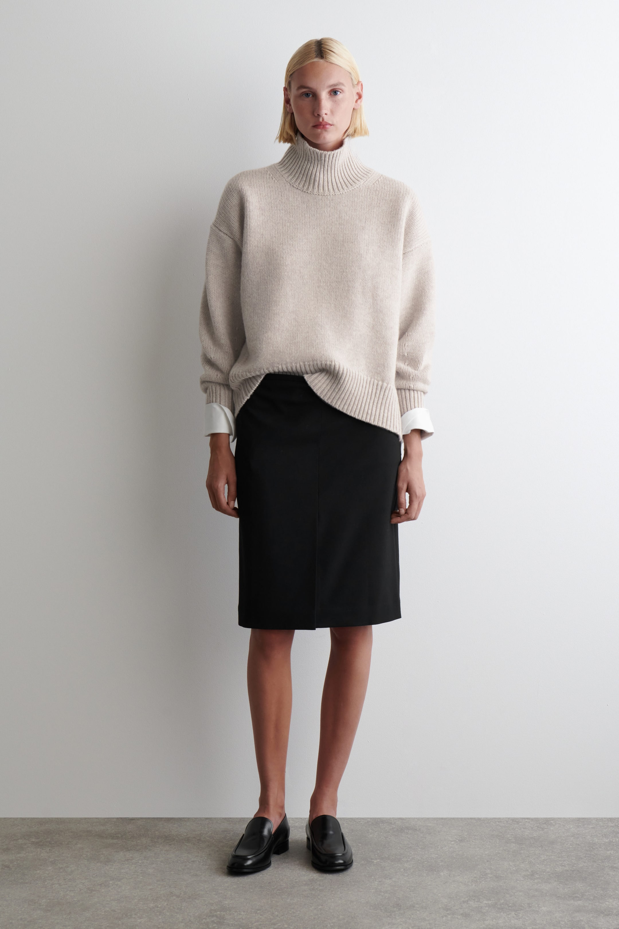 CHUNKY FUNNEL-NECK WOOL SWEATER