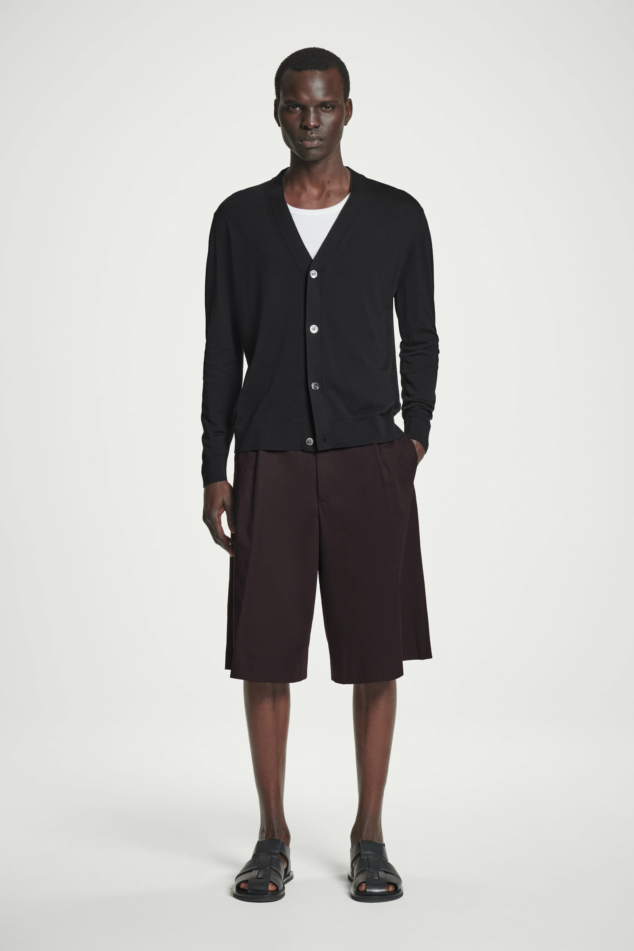 ELEGANTE SHORTS MIT WEITEM BEIN