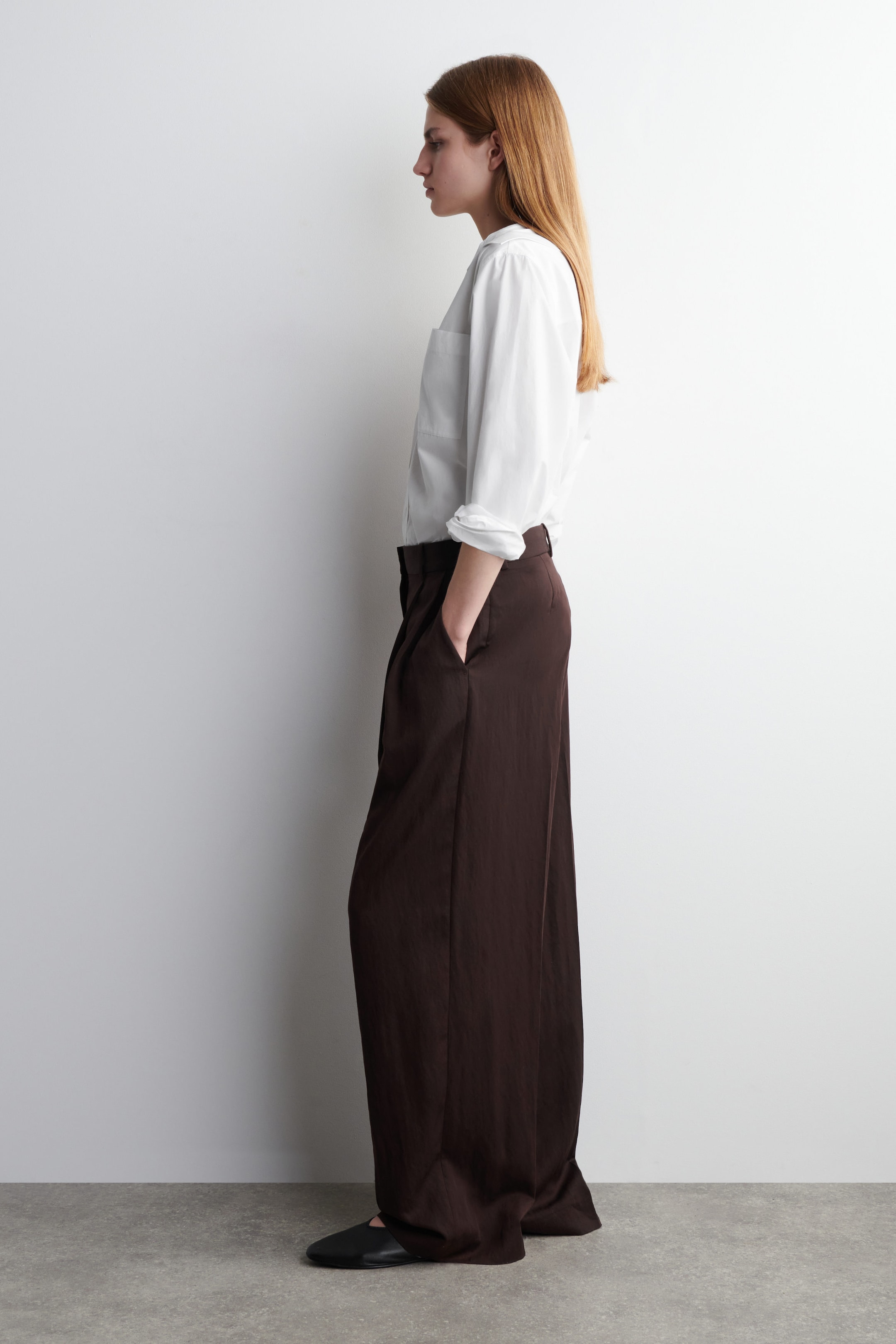 RELAXED FLUID WIDE-LEG TROUSERS