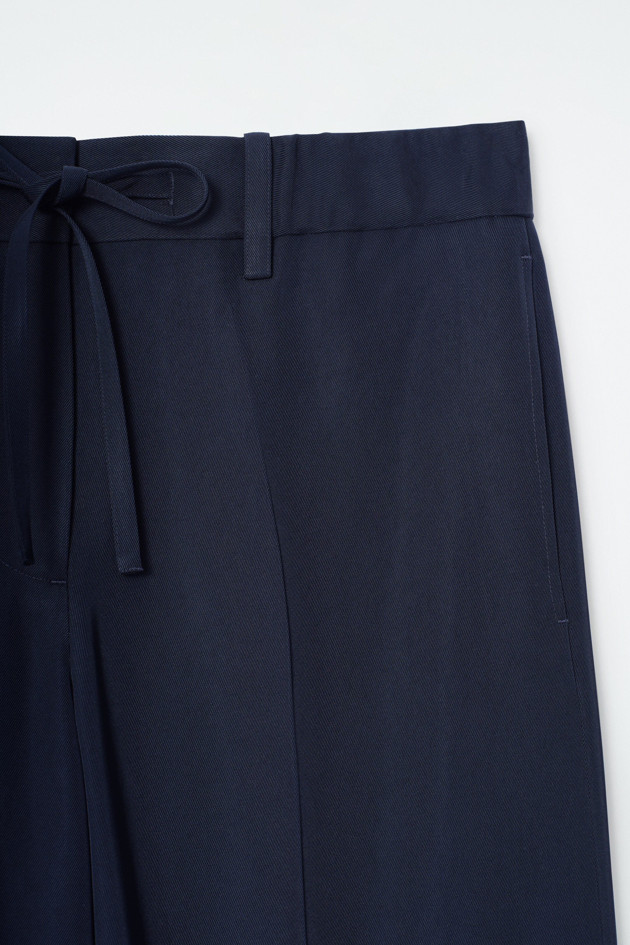 Ver imagen más grande: PANTALÓN RECTO CON AJUSTE DE CORDÓN - AZUL MARINO - MUJER | H&M ES 7