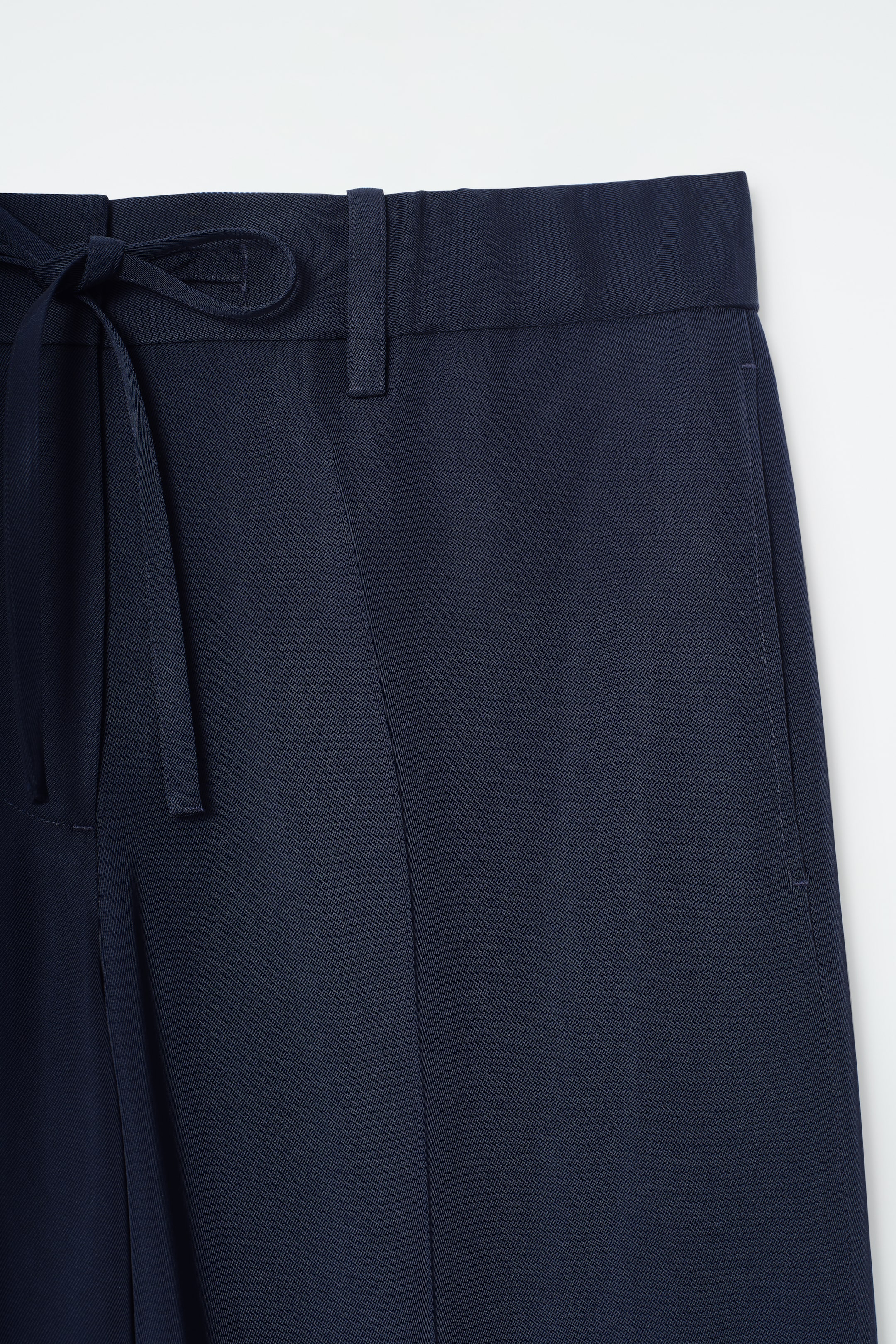 Vezi imaginea mai mare: Pantaloni drepţi cu talie ajustabilă prin şnur - MARINĂ - FEMEI | H&M RO 7