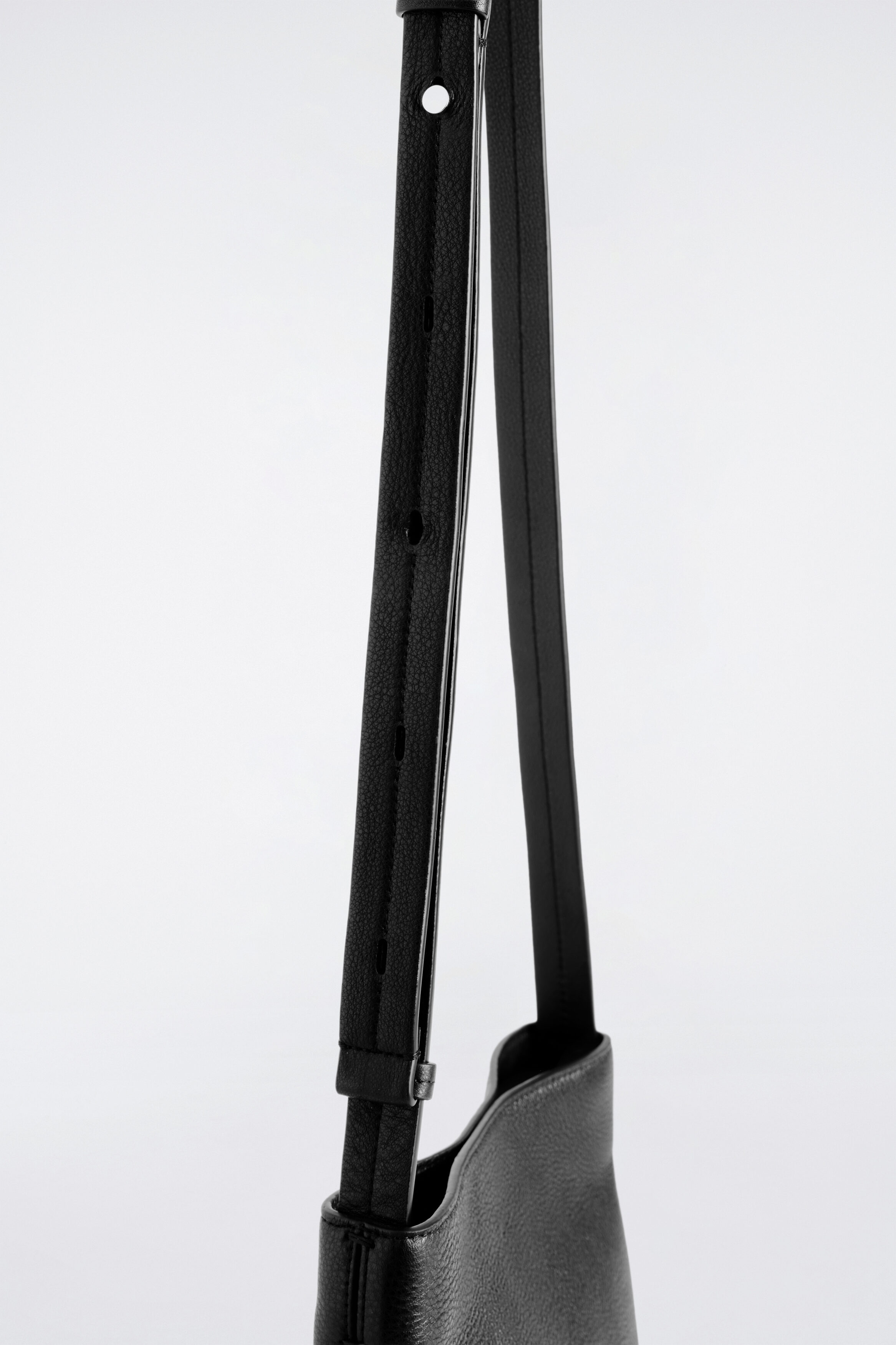 CITY CROSSBODY BAG - GRAINED LEATHER - thumbnail 4