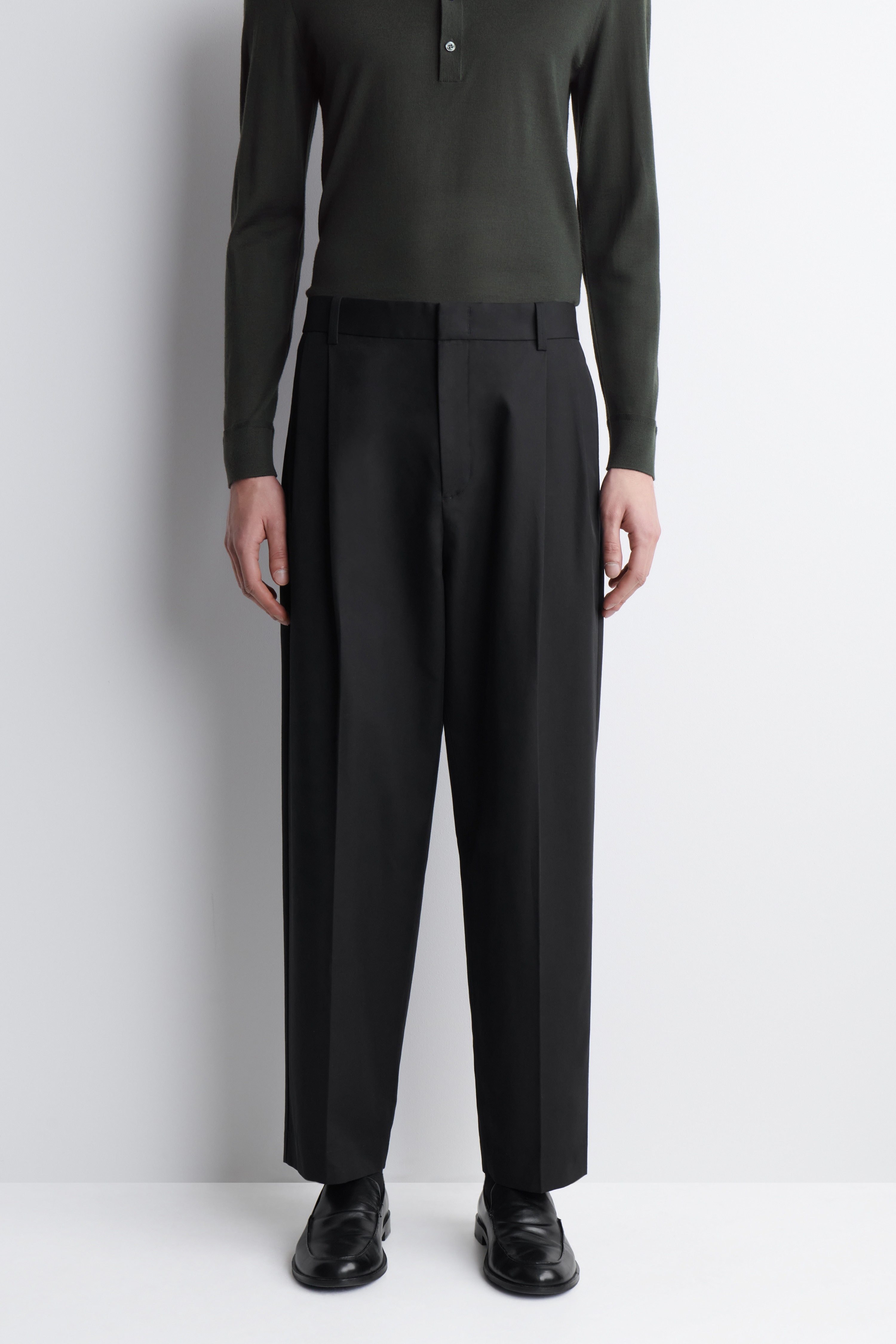 PLEATED RELAXED-FIT TAPERED TROUSERS