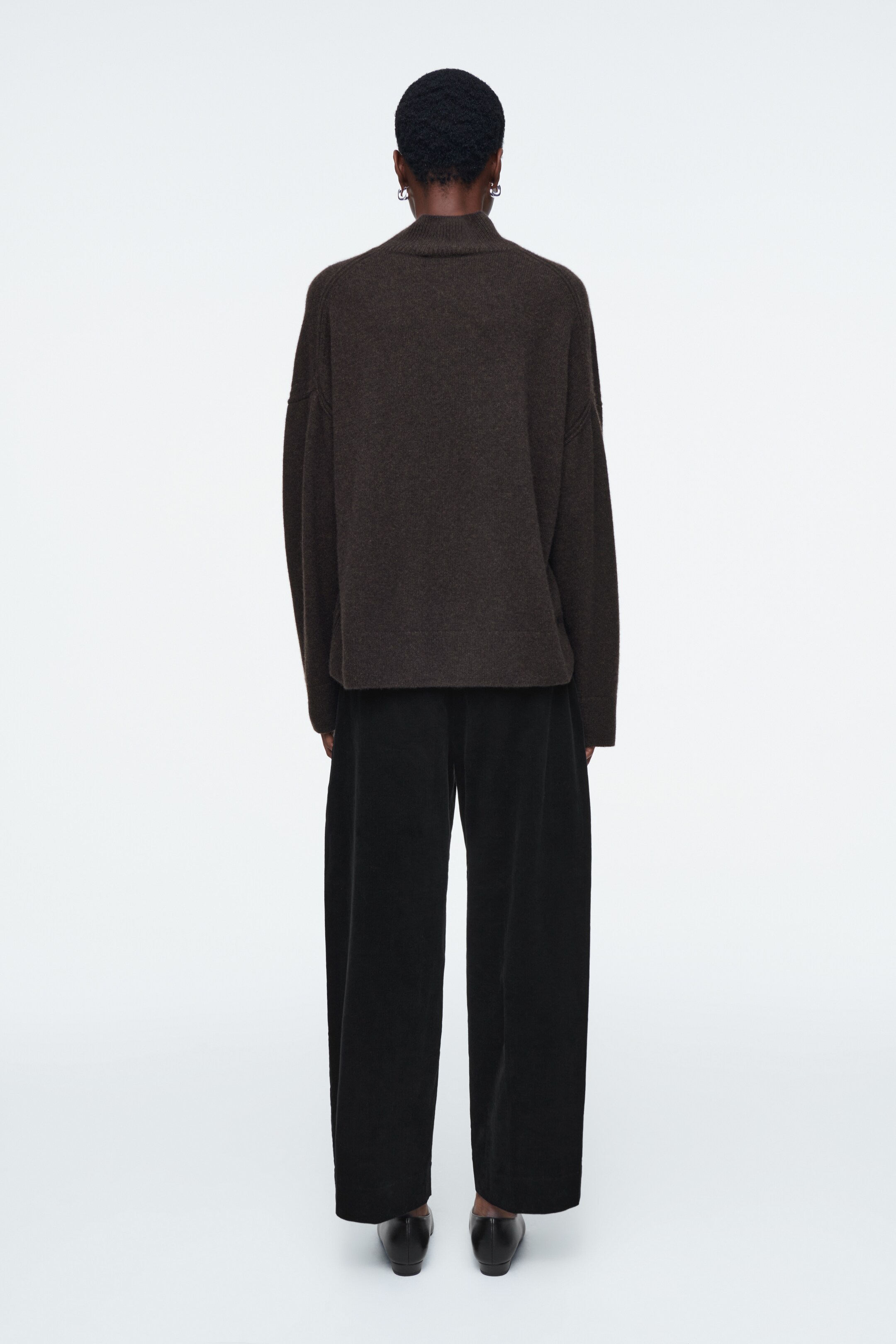 Προβολή μεγαλύτερης εικόνας: CROPPED CORDUROY TROUSERS - BLACK - Ladies | H&M GR 3