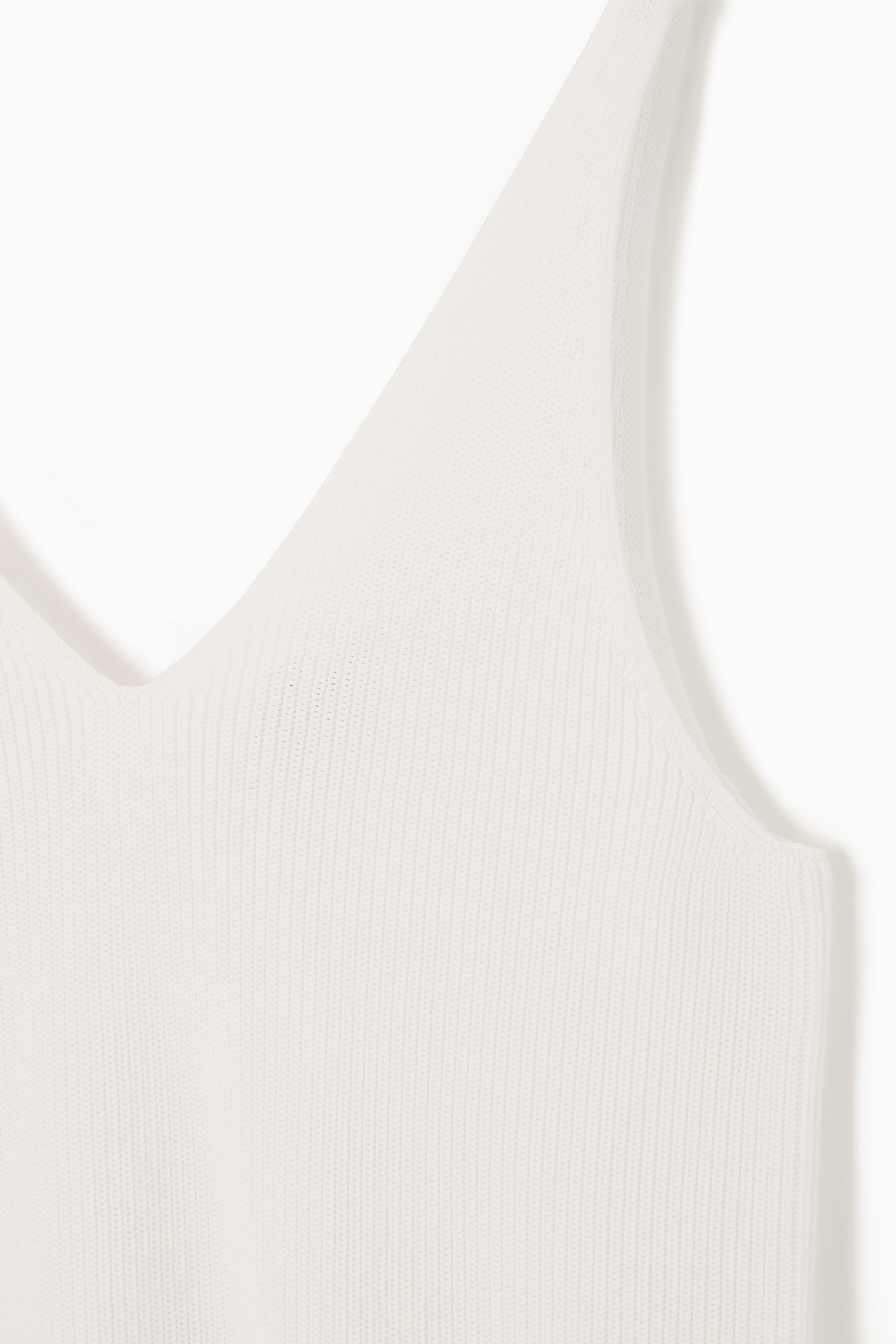 Agrandir l'image: DÉBARDEUR EN MAILLE CÔTELÉE - BLANC - FEMME | H&M CH 2