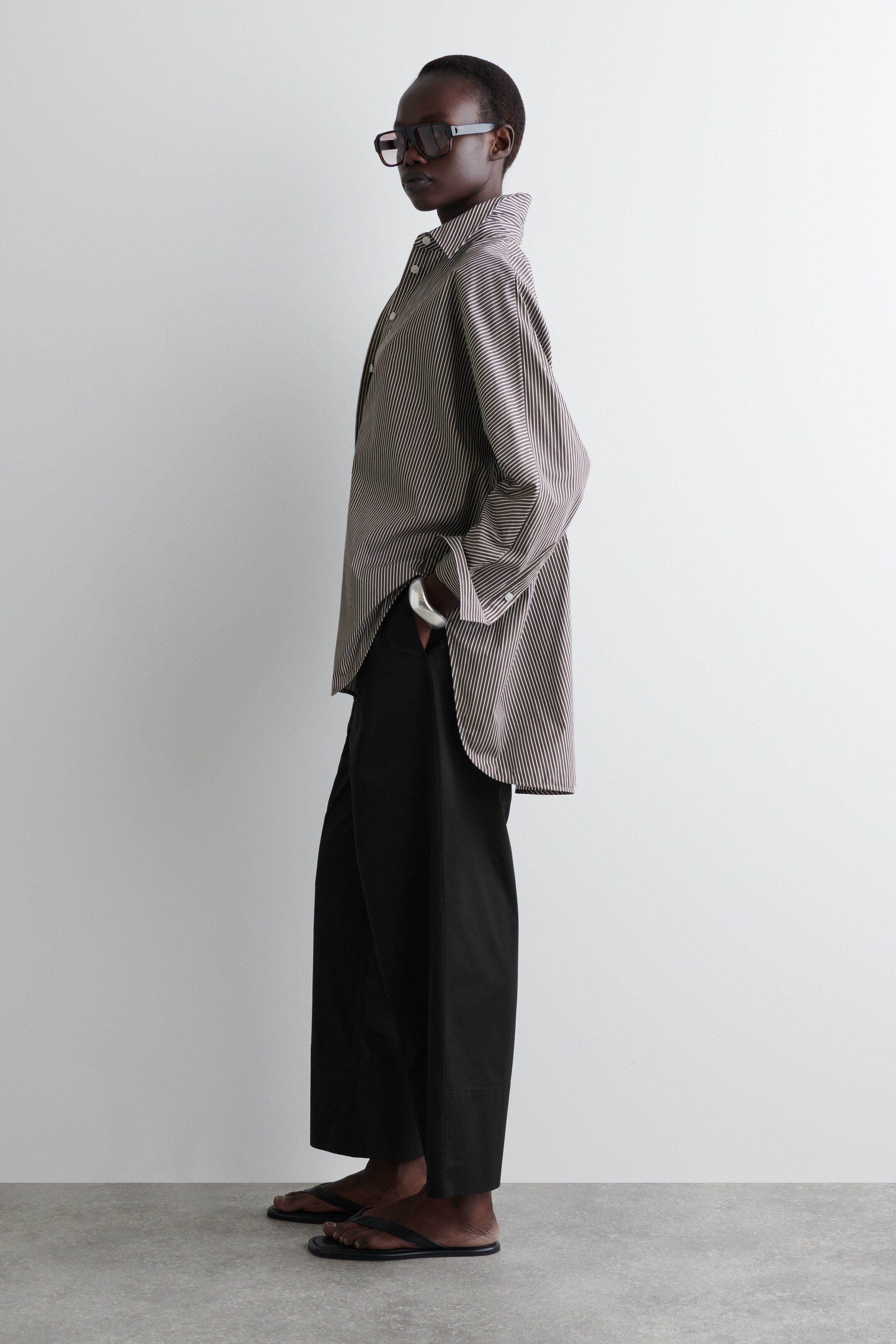 Nagyobb kép megtekintése: DRAWSTRING COTTON TROUSERS - FEKETE - NŐI | H&M HU 2
