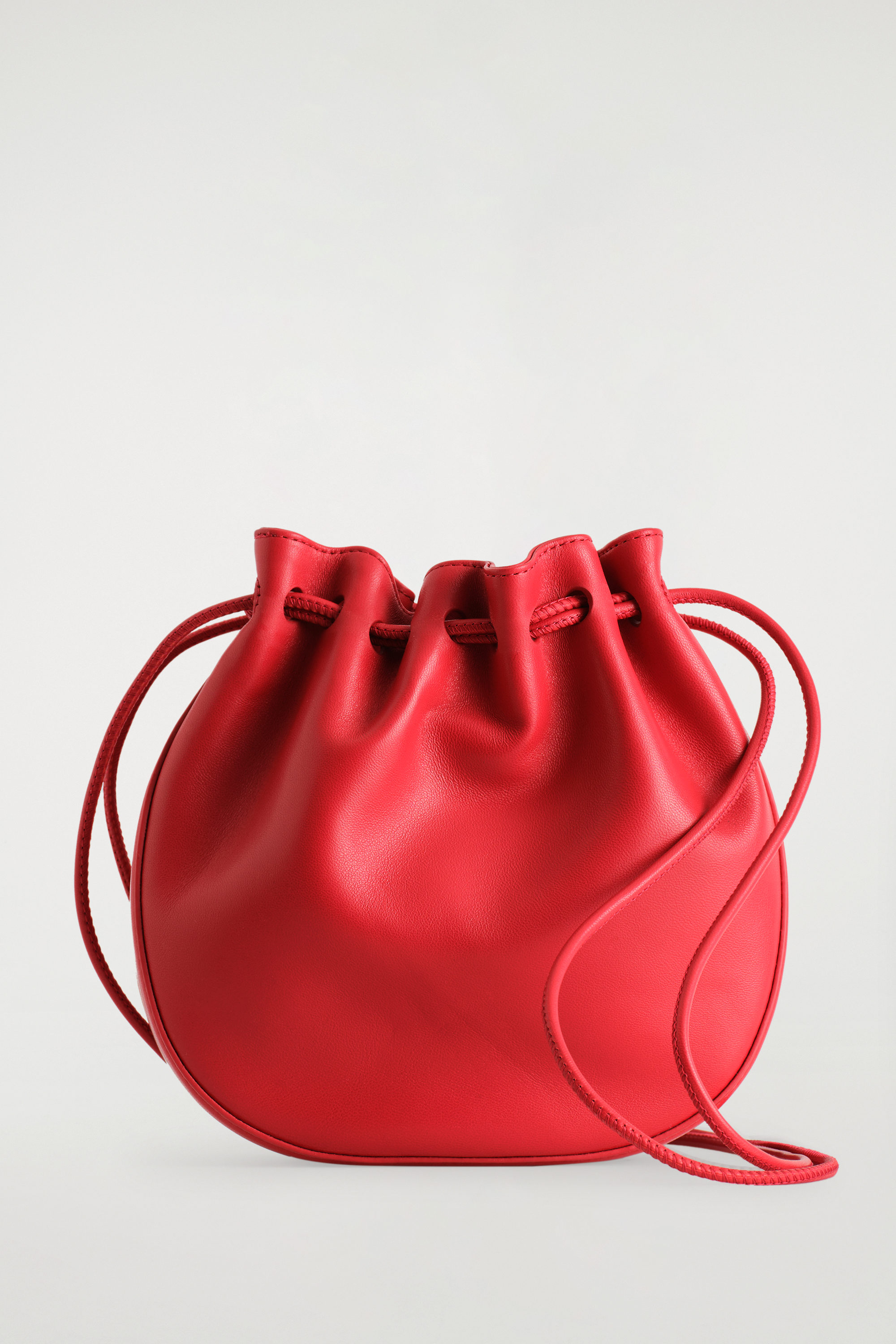 バッグ・カバンその他 COURREGES Women Bags 424GSA146CR0065 4015 red GATHERED POUCH BAG - LEATHER - RED | COS