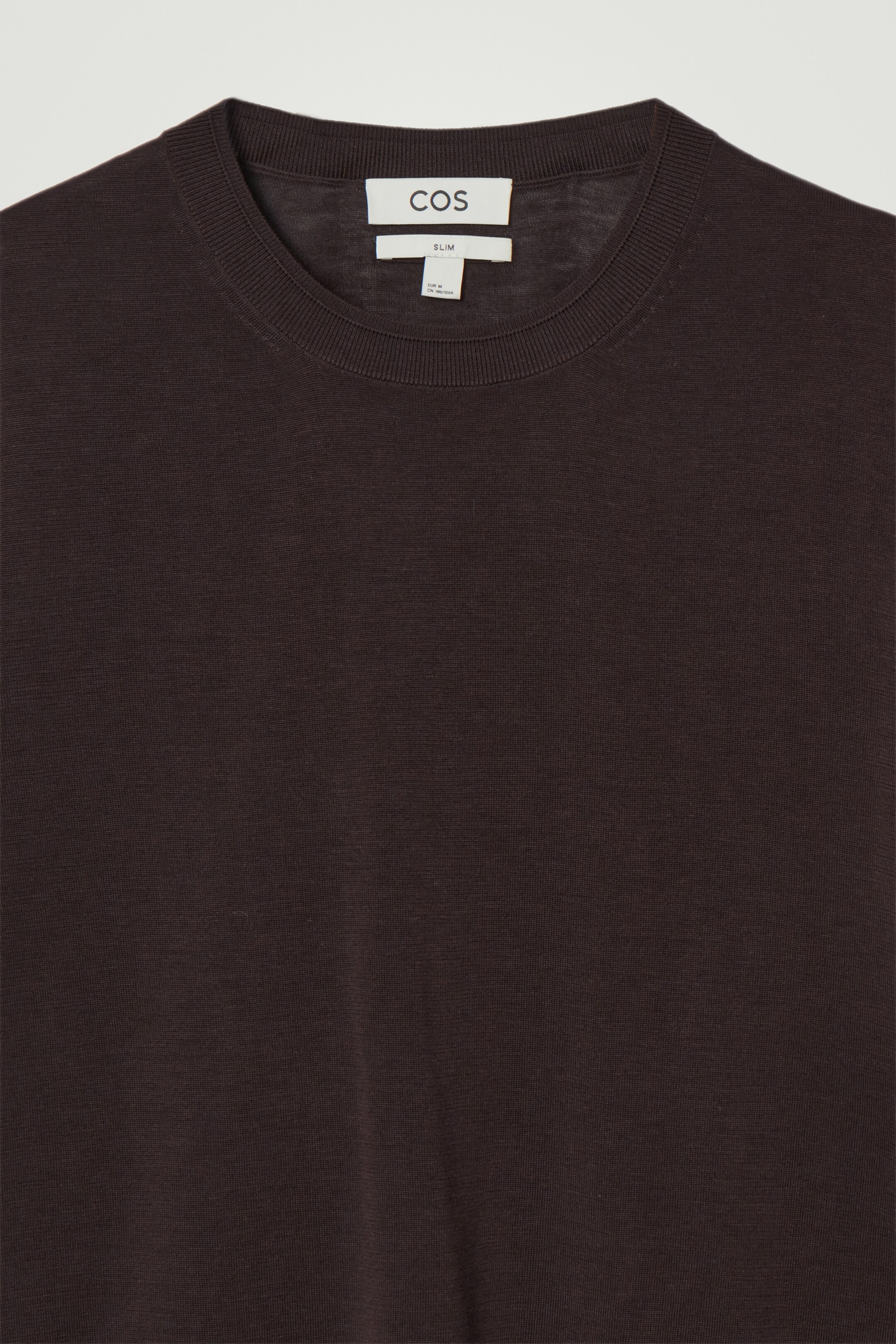 Zobacz większy obraz: DOPASOWANY T-SHIRT Z DZIANINY JEDWABNO-BAWEŁNIANEJ - CIEMNOBRĄZOWY - ON | H&M PL 2