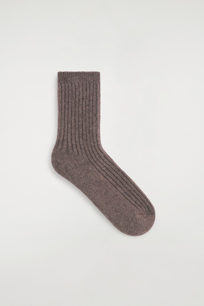 RIBBED CASHMERE SOCKS — MOCHA MÉLANGE