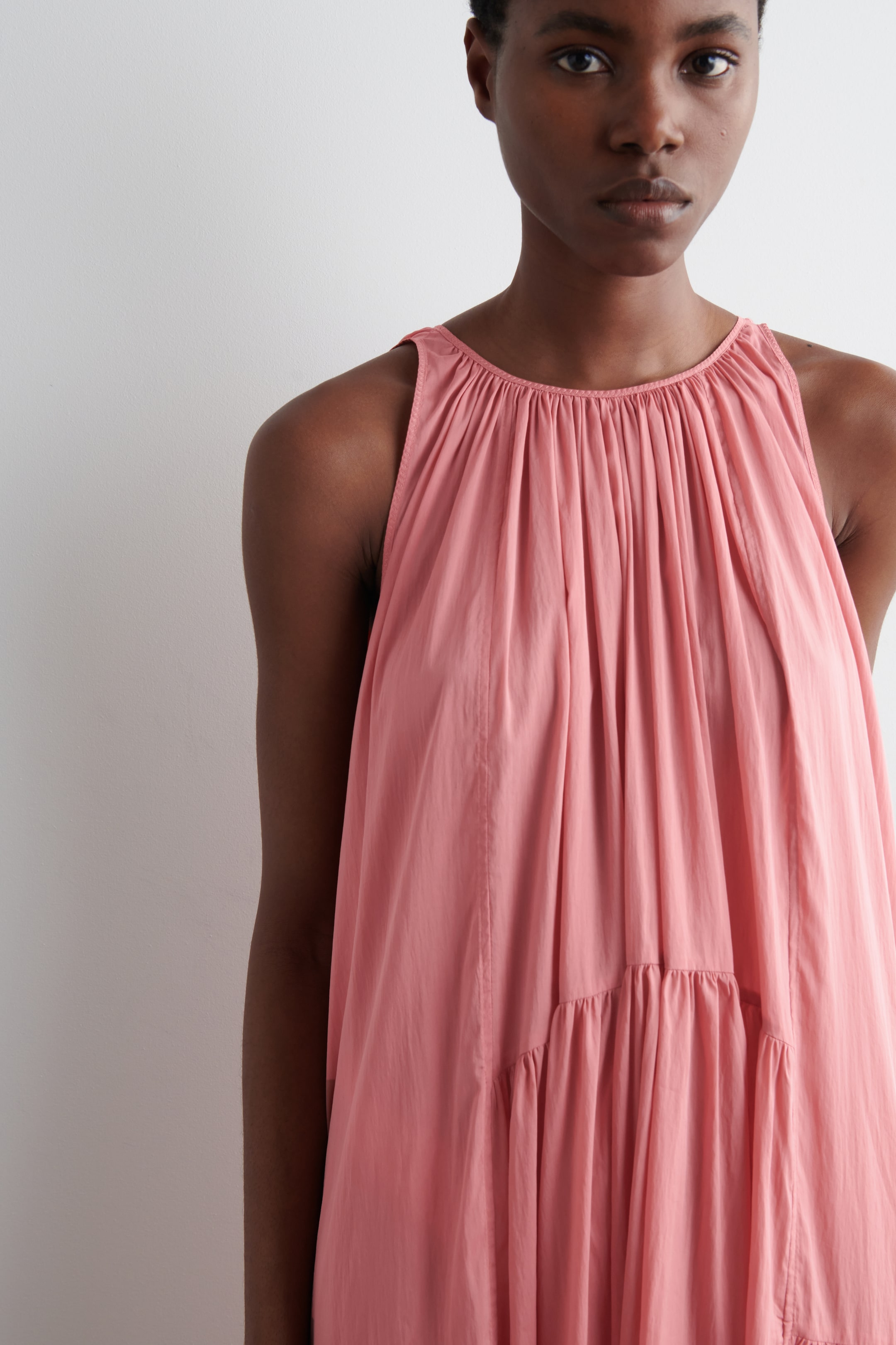 Ingrandisci l'immagine: GATHERED HALTERNECK MAXI DRESS - PINK - DONNA | H&M CH 4