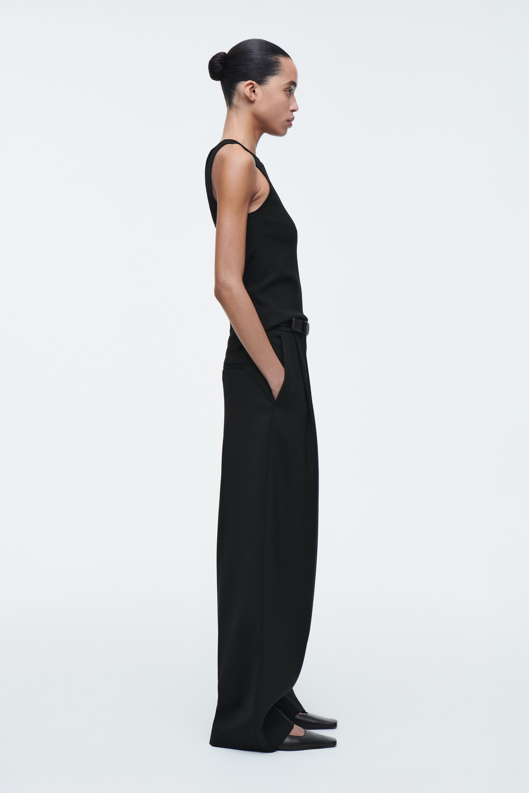 Visualizza immagine più grande: CANOTTA CON LAVORAZIONE A MAGLIA TUBOLARE - NERO - DONNA | H&M IT 3