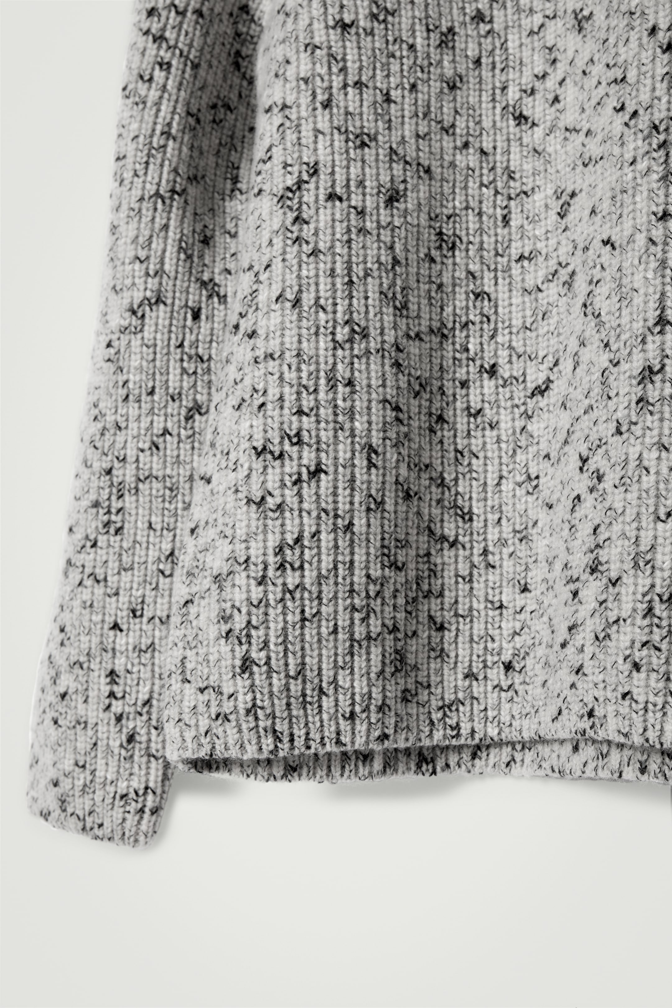 Grösseres Bild ansehen: WOLLPULLOVER AUS VERZWIRNTER WOLLE - Hellgrau - HERREN | H&M CH 8