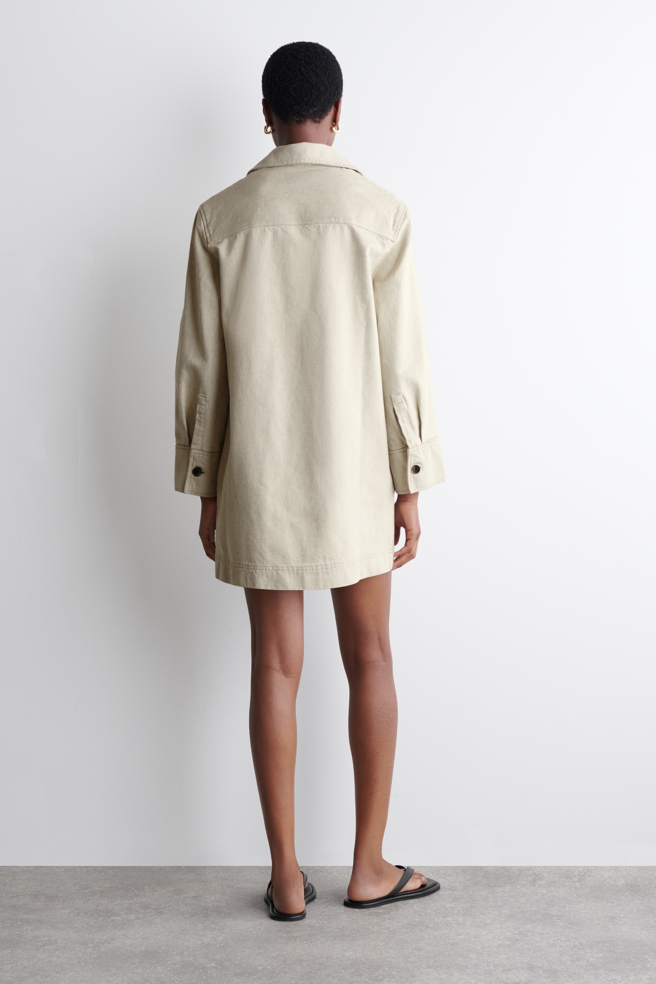 Agrandir l'image: ROBE-CHEMISE À COL OUVERT EN DENIM - BEIGE - FEMME | H&M CH 3