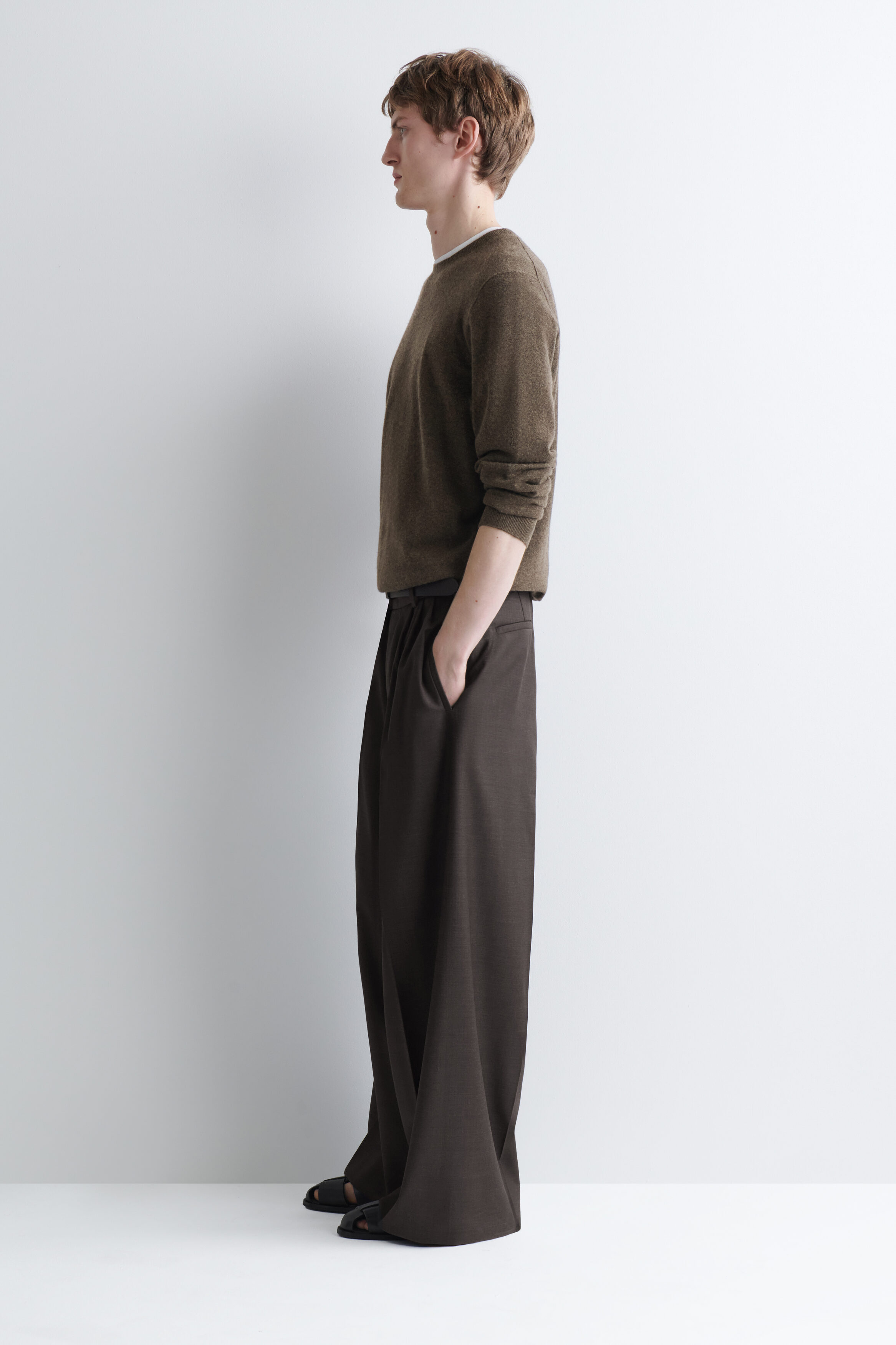 PLEATED RELAXED-FIT WIDE-LEG PANTS - thumbnail 10