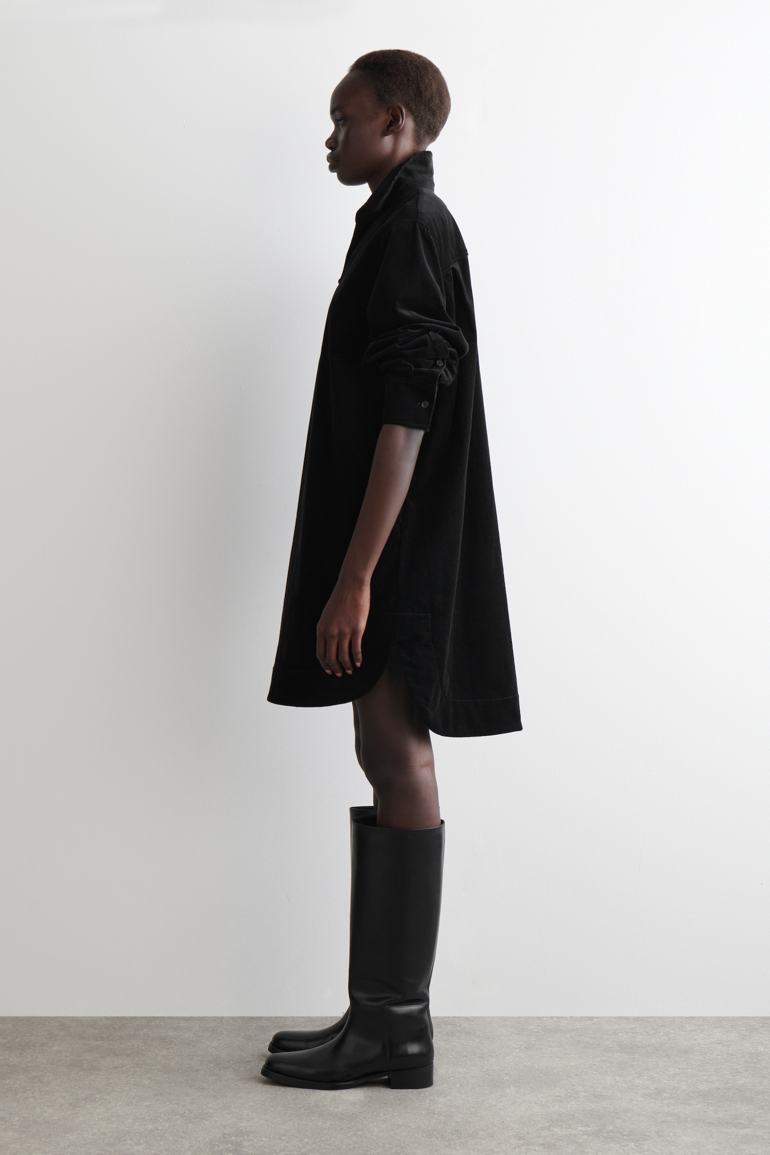 ROBE-CHEMISE COURTE EN VELOURS CÔTELÉ - NOIR/VERT FONCÉ - 6