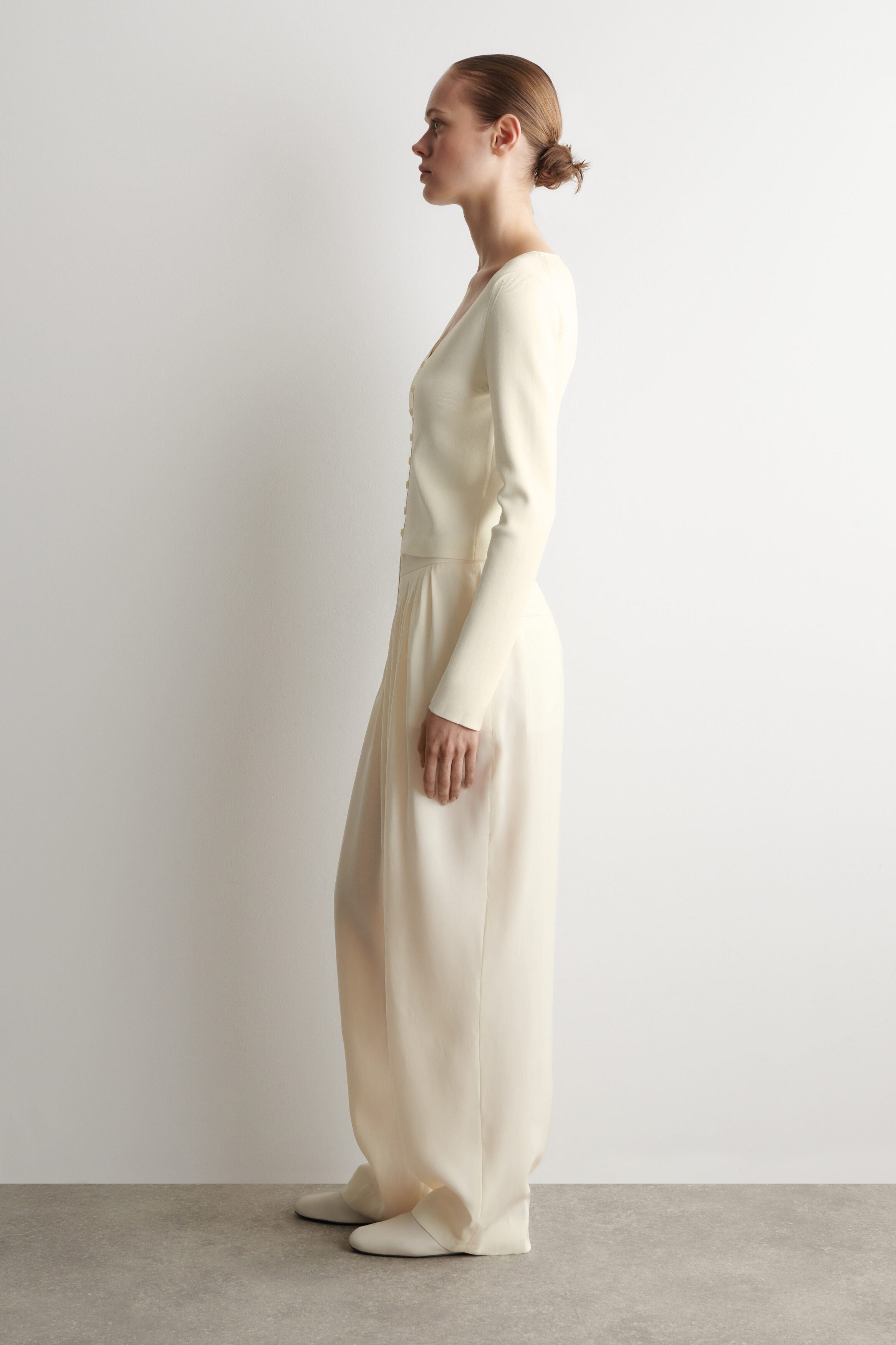 MINIMAL KNITTED V-NECK CARDIGAN - IVORY | COS US