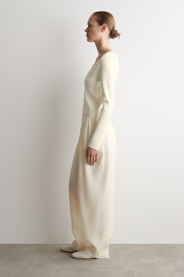 MINIMAL KNITTED V-NECK CARDIGAN — IVORY 4