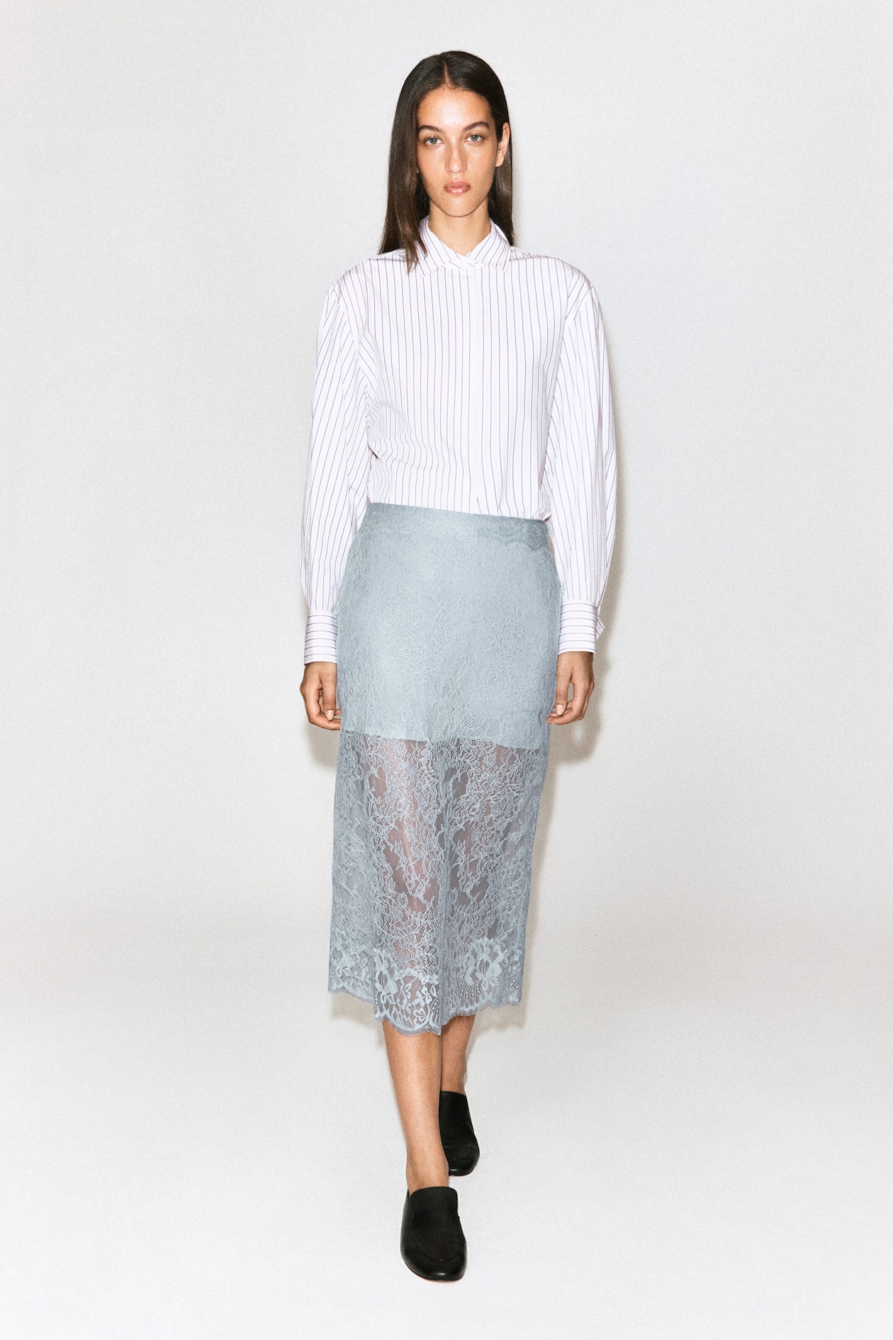 LACE MIDI SKIRT — LIGHT BLUE