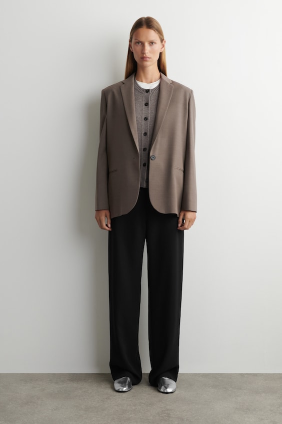 MINIMAL LEATHER BALLET FLATS - SILVER | COS