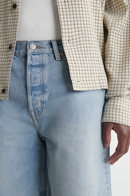 KNEE-LENGTH DENIM SHORTS — LIGHT BLUE 5