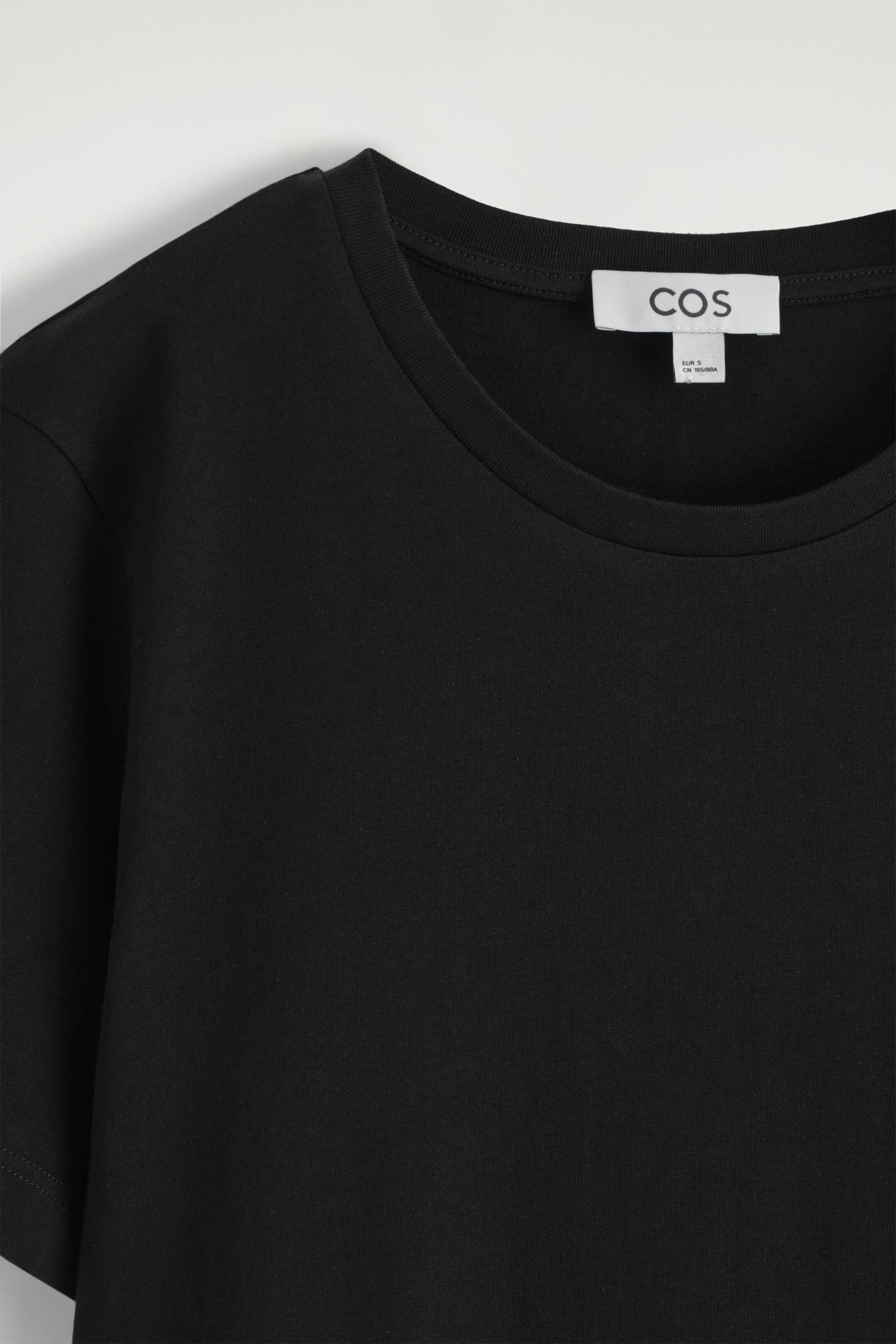 Größeres Bild ansehen: T-SHIRT AUS BAUMWOLLE MIT RUNDHALSAUSSCHNITT - SCHWARZ - Ladies | H&M DE 5
