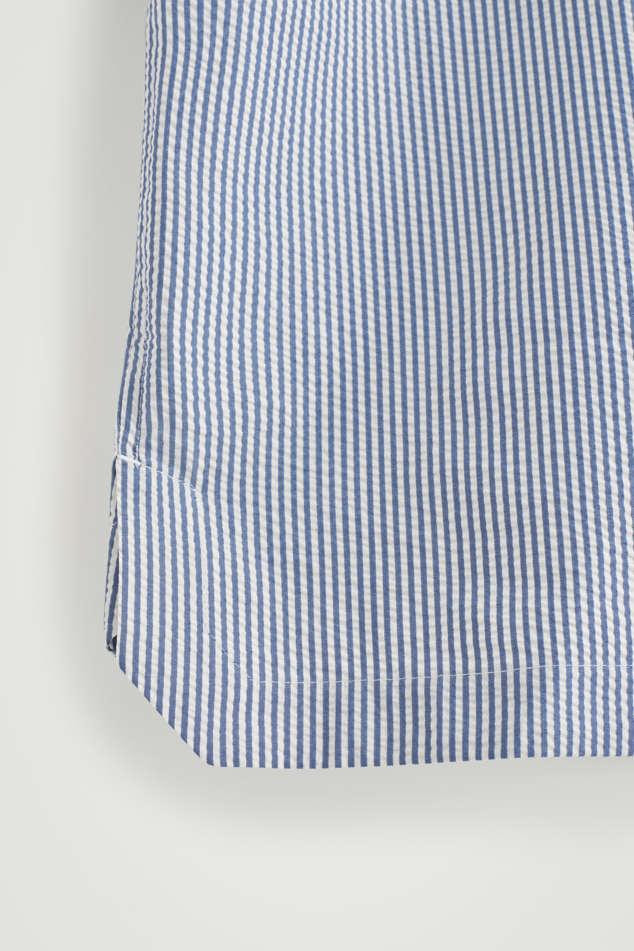 Grösseres Bild ansehen: KASTENFÖRMIGES KURZARMHEMD AUS BAUMWOLLE - BLAU/WEISS/GESTREIFT - HERREN | H&M CH 7