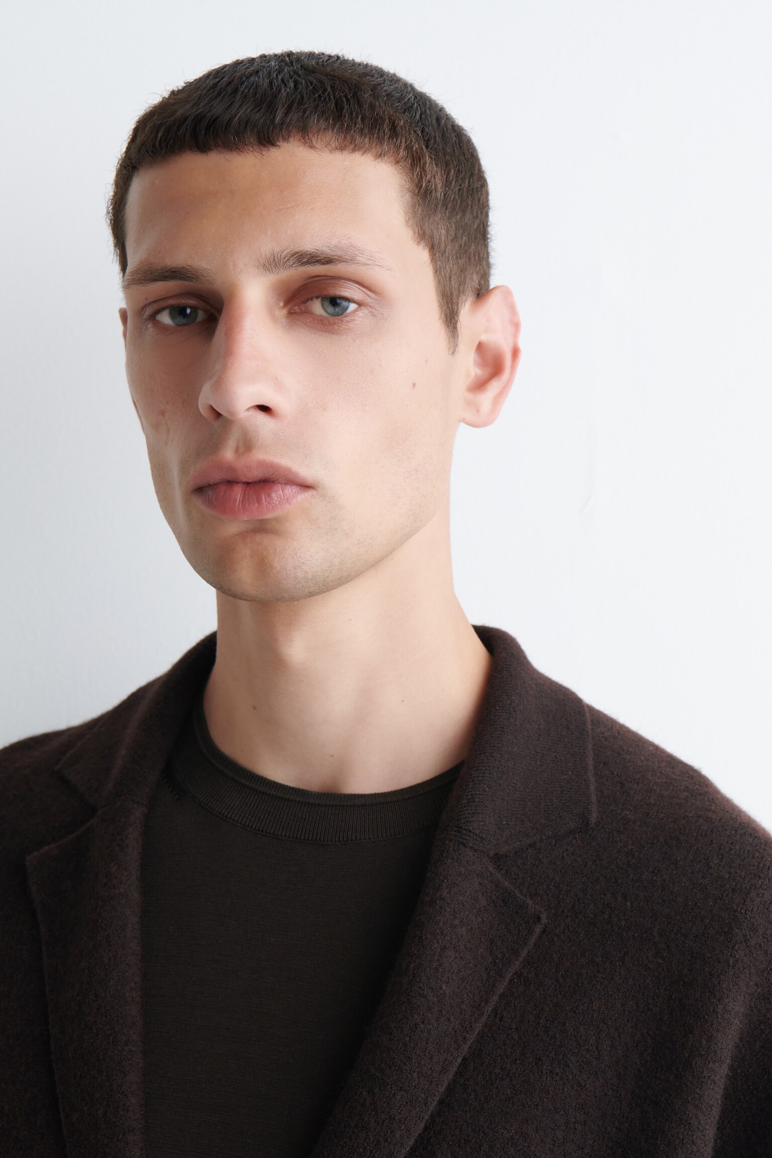 STRICKBLAZER AUS KOCHWOLLE - DUNKELBRAUN - 8