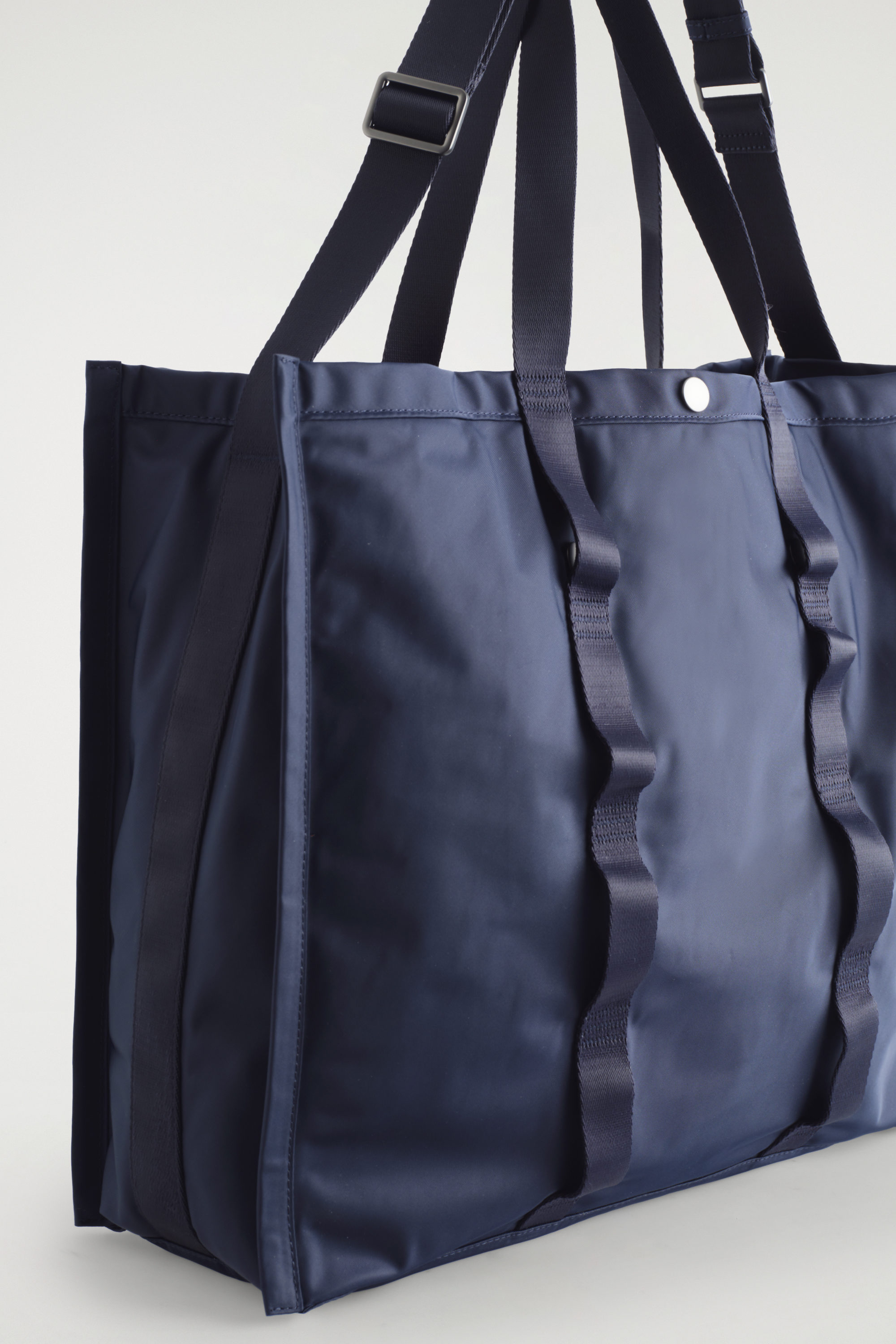 TRANSIT TOTE BAG - NYLON - NAVY | COS