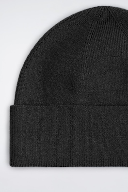 MERINO WOOL BEANIE — BLACK 3