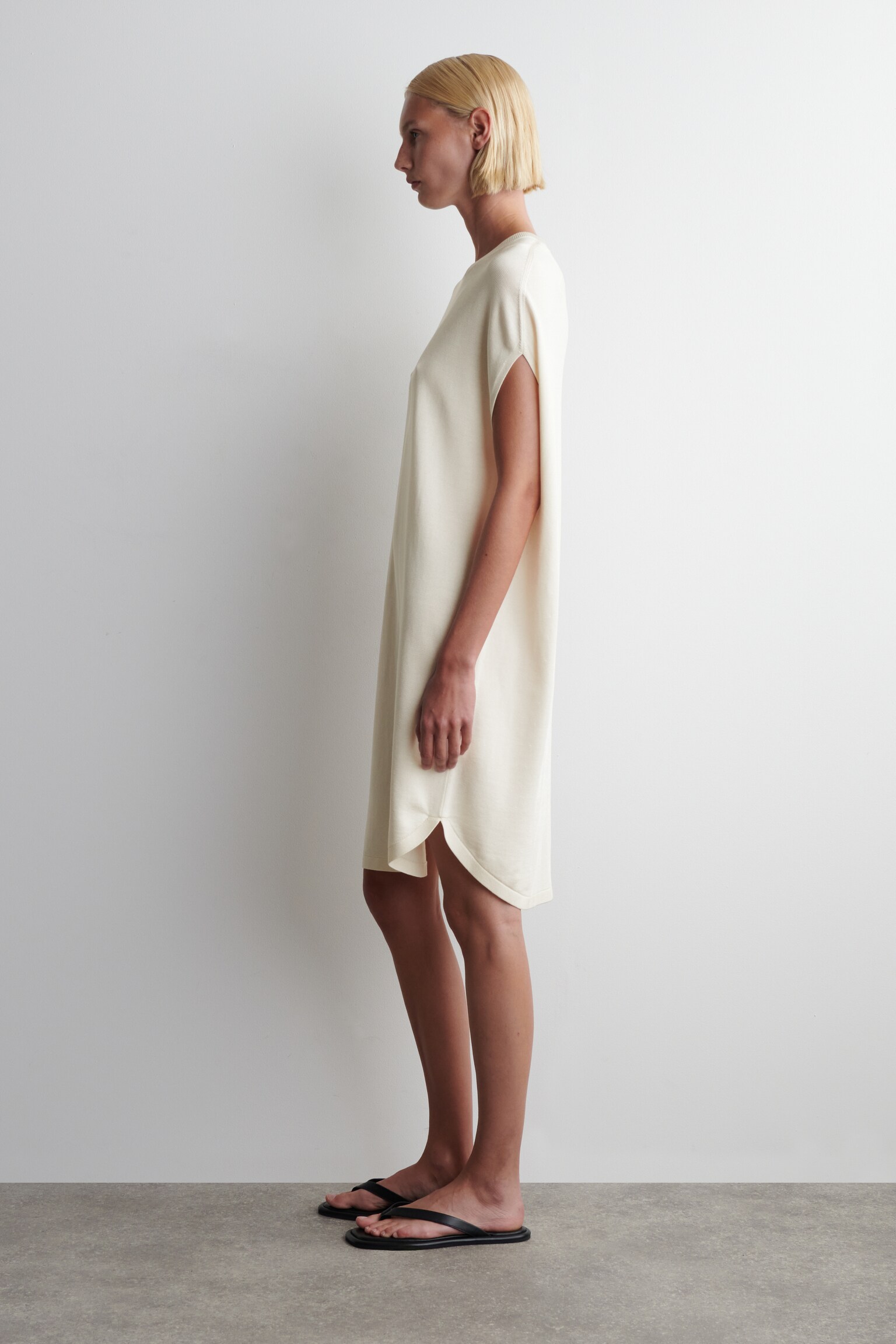 ROBE À OURLET CIRCULAIRE EN MAILLE - BLANC/NOIR - 3