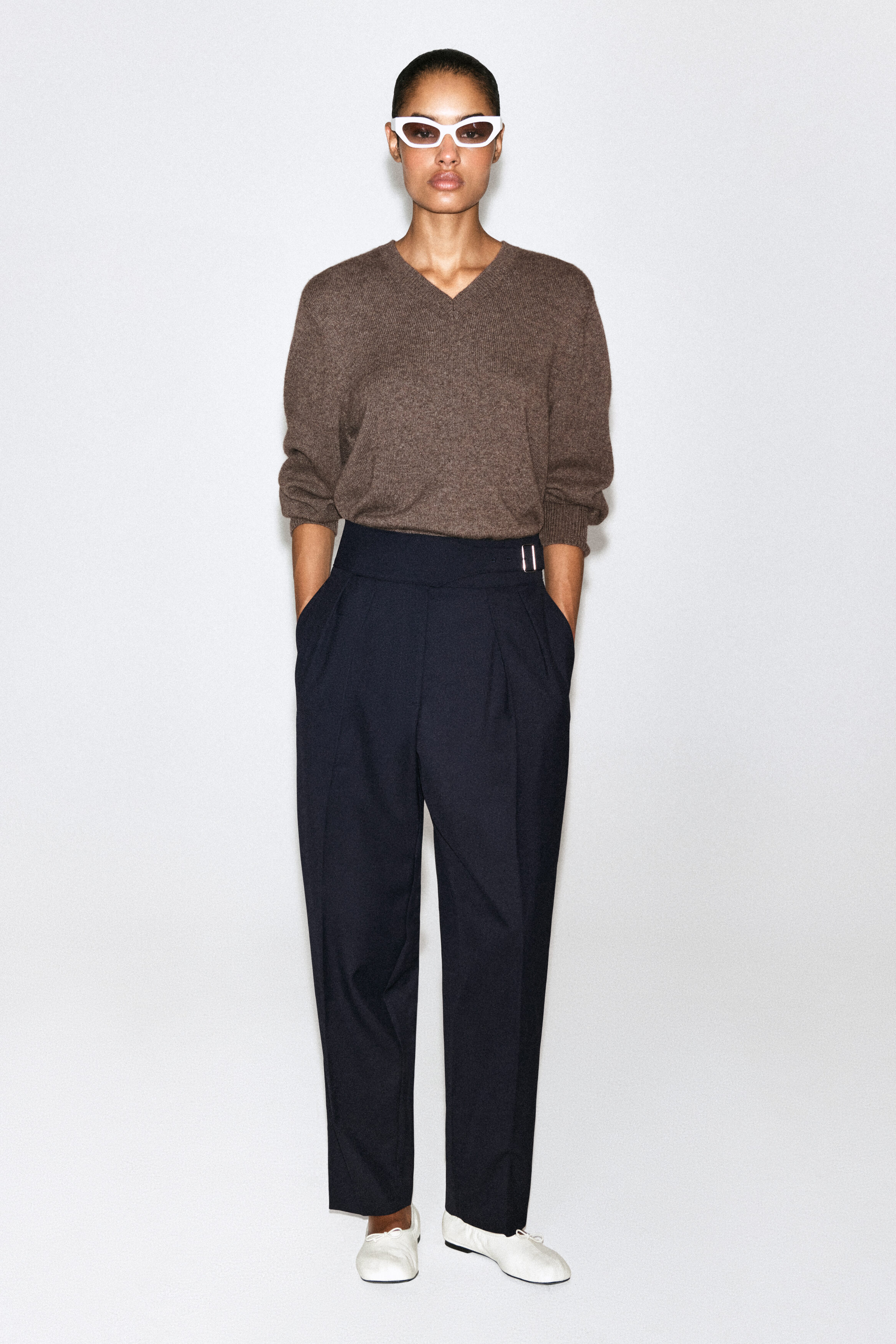 CUMMERBUND-WAIST BARREL-LEG PANTS - thumbnail 2