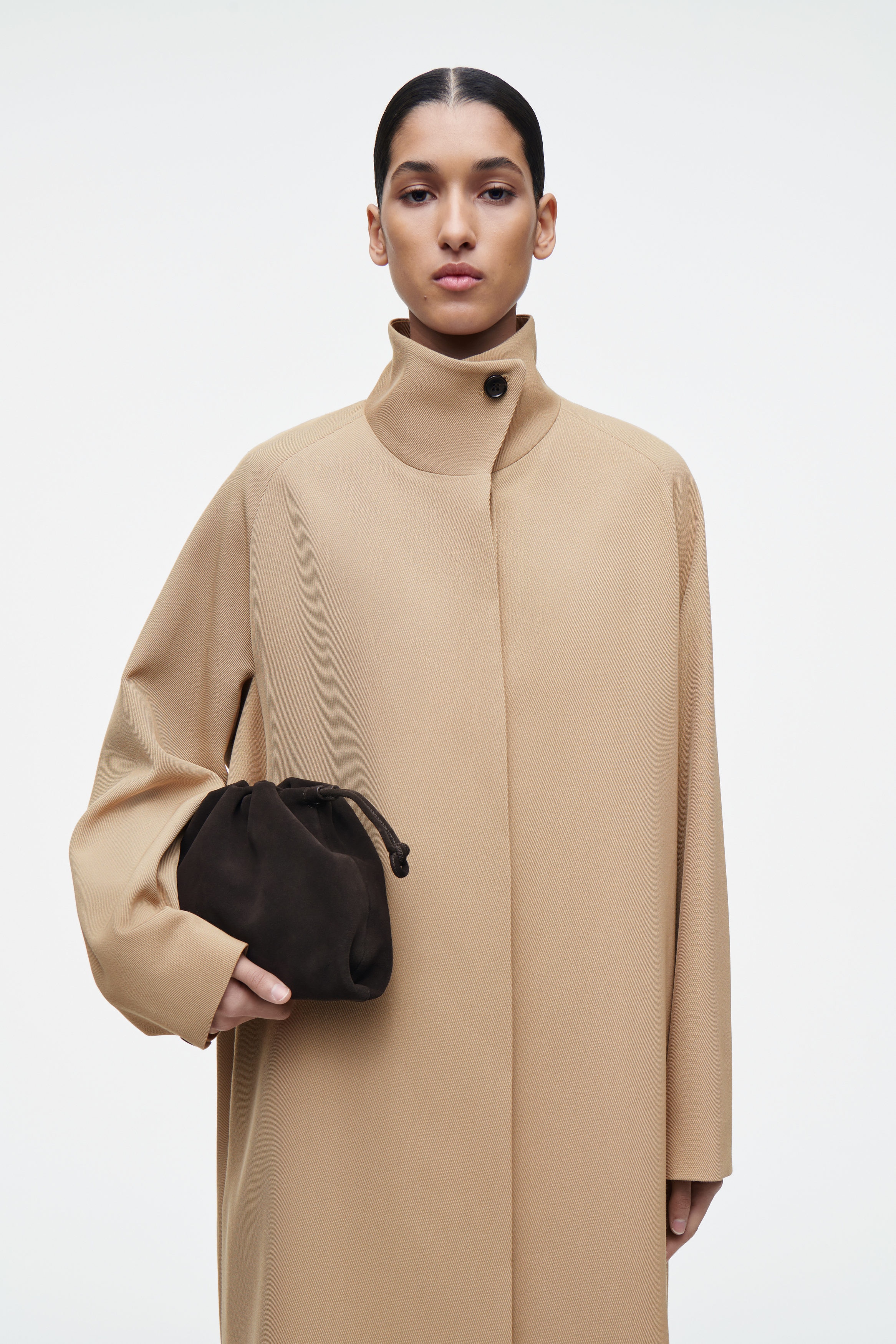 COS CAVATELLI ミニクラッチバッグ スエード　ブラウン CAVATELLI MINI CLUTCH BAG - SUEDE - BROWN | COS